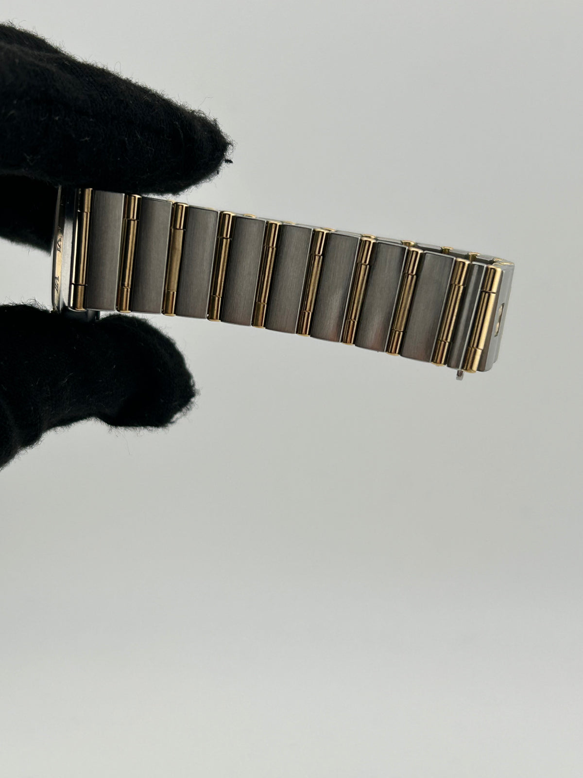 Omega Constellation White Mop Dial on 2 Tone Bracelet Ref. 1272.70 — view 5