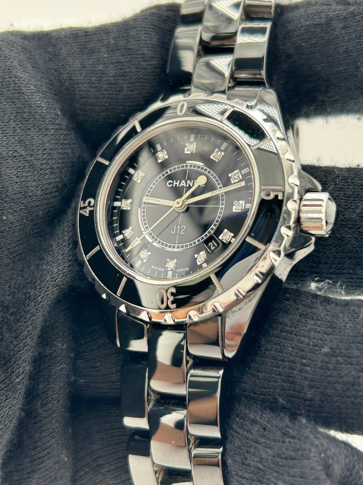 Chanel J12 Black With Factory Diamonds Dial on Bracelet Ref. H1625 Complete 2005 — view 2