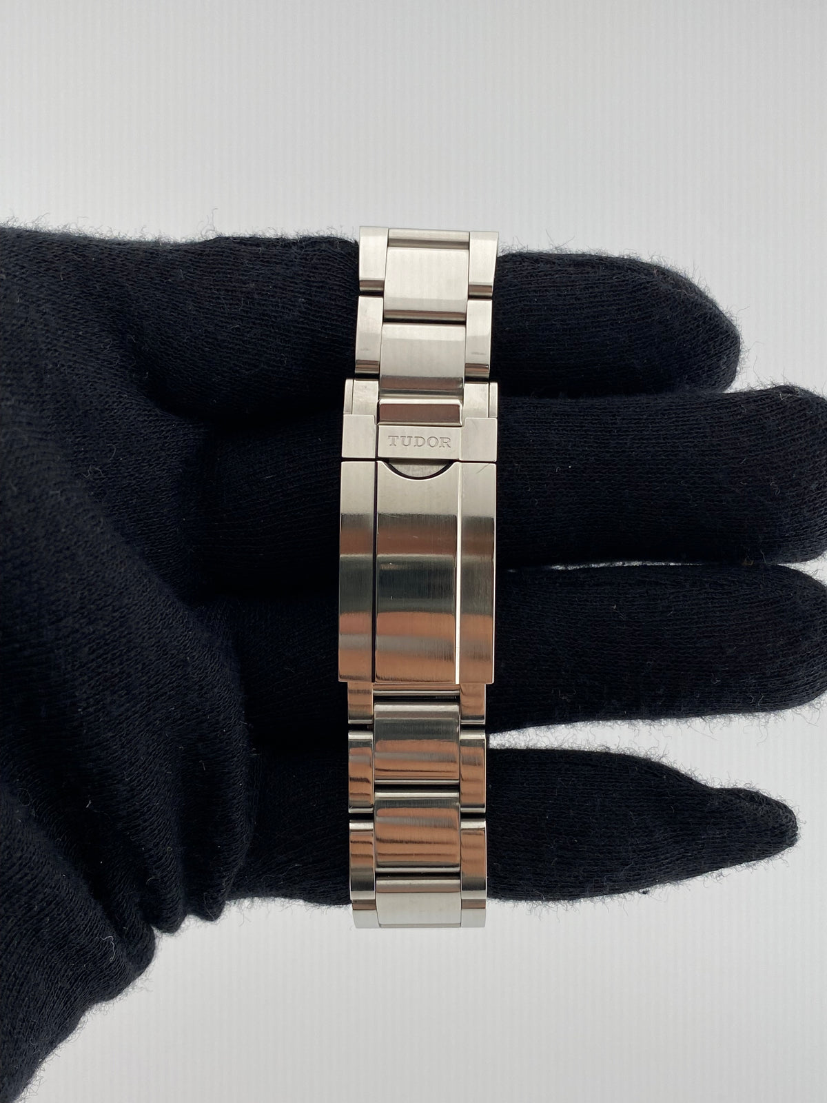 Tudor Ranger Black Dial on Stainless Steel Bracelet Ref. 79950 Complete 2023 — view 4