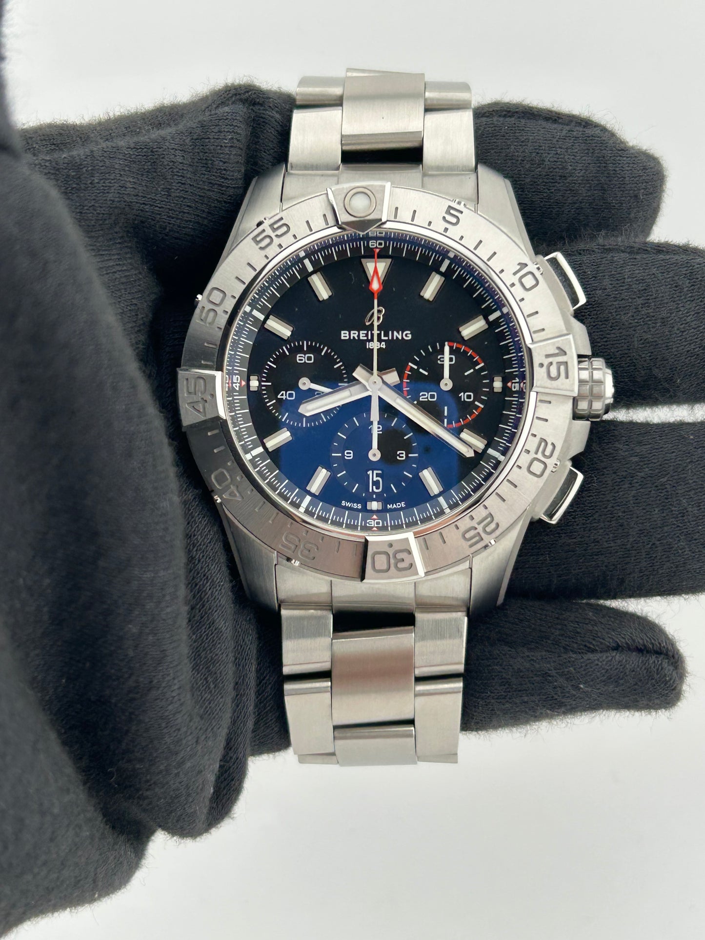Breitling Avenger B01 Chronograph Black Dial on Stainless Steel Bracelet Ref. AB0147101B1A1 Complete 2024 — view 2
