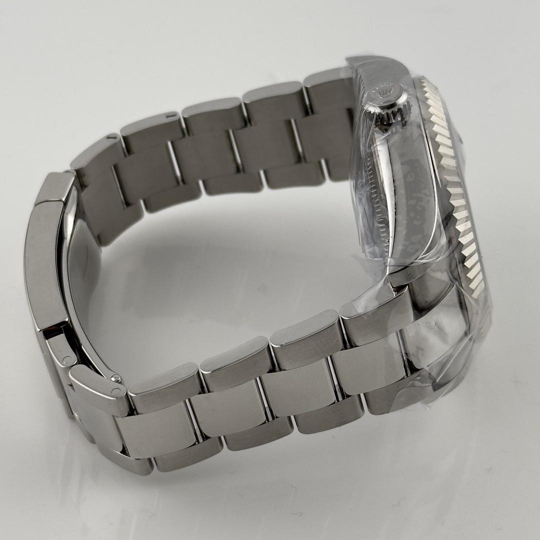 Rolex Sky Dweller Black Dial on Oyster Ref. 326934 Card 2018 — view 3