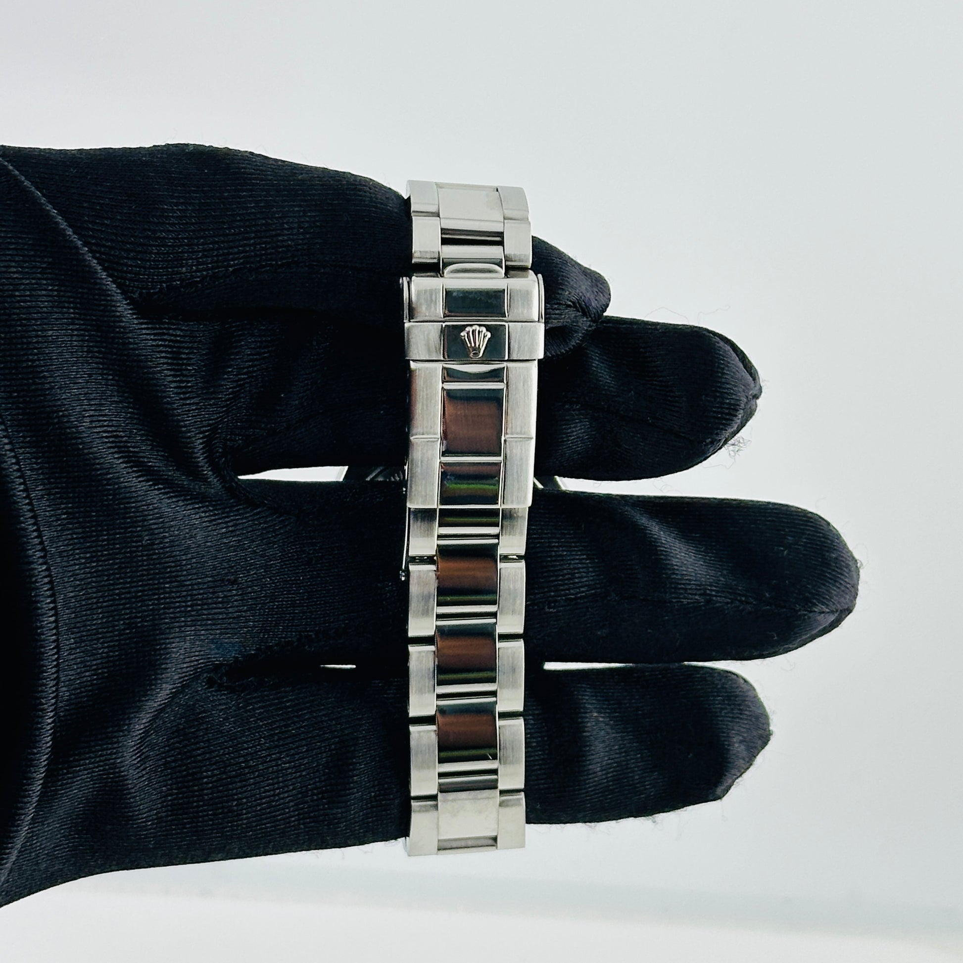 Rolex Yacht-Master Midsize Platinum Dial on Oyster Ref. 168622 Papers 1999 — view 4