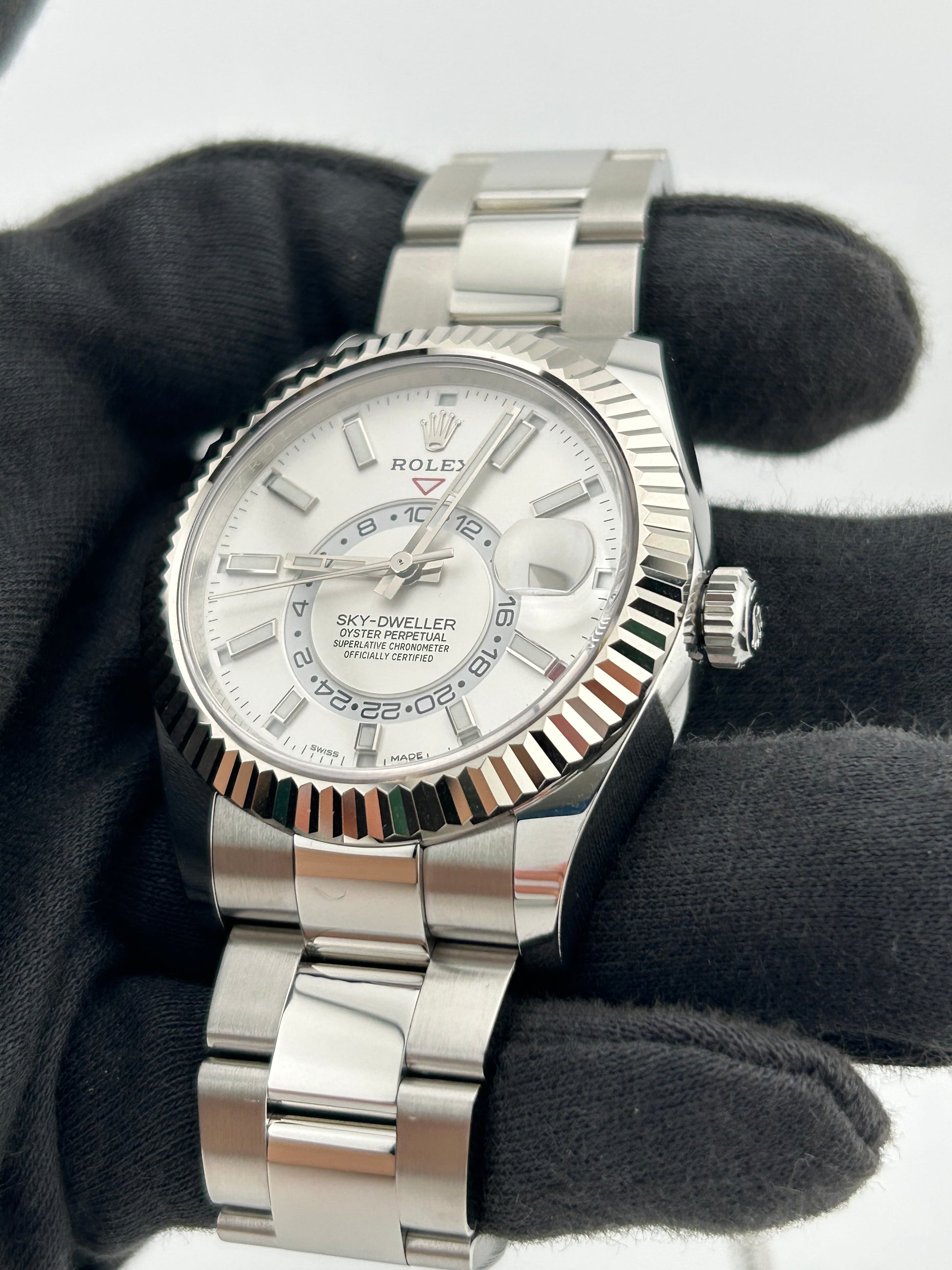 Rolex SkyDweller White Index Dial on Oyster Bracelet Ref. 326934 Card 2019 — view 3