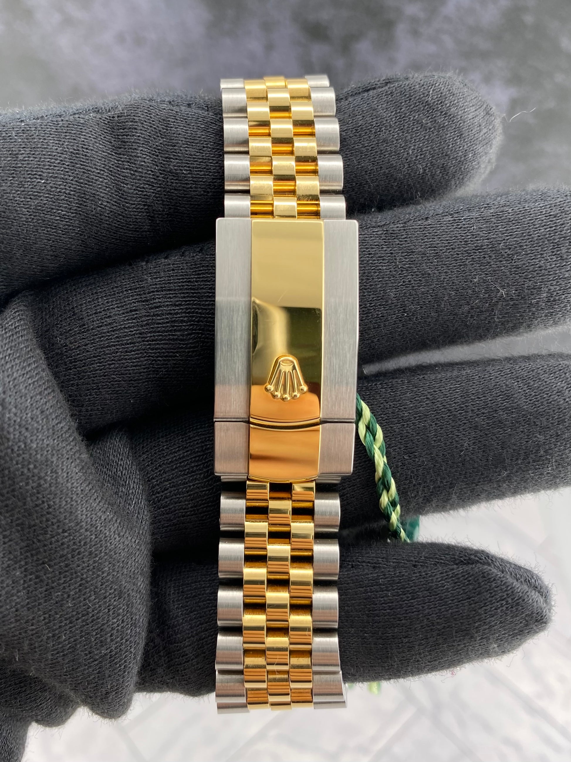 Rolex Datejust 41 Silver Index Dial on Jubilee Ref. 126333 Card 2024 — view 4