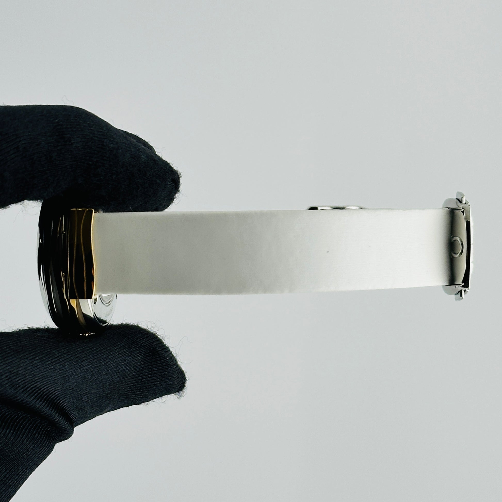 Omega De Ville Ladymatic Supernova Patterned White Mother Of Pearl Dial Set With Diamonds Dial on Leather Ref. 425.22.34.20.55.002 Card Open Date — view 4