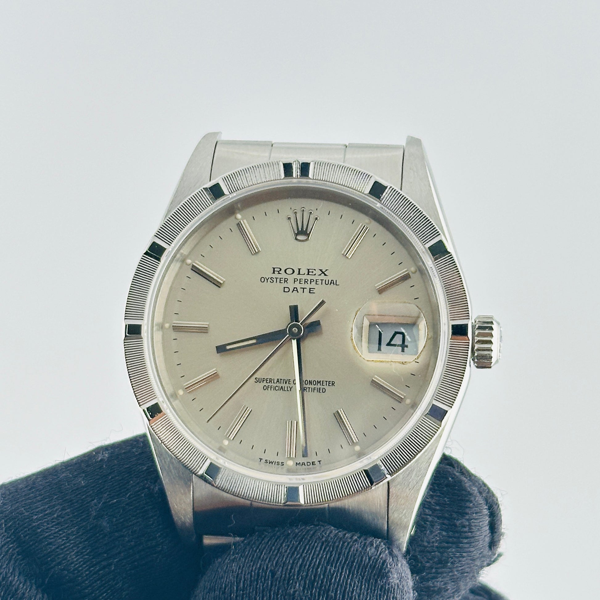 Rolex Oyster Perpetual Date Silver Stick Dial on Oyster Bracelet Ref. 15210 1991 — view 3