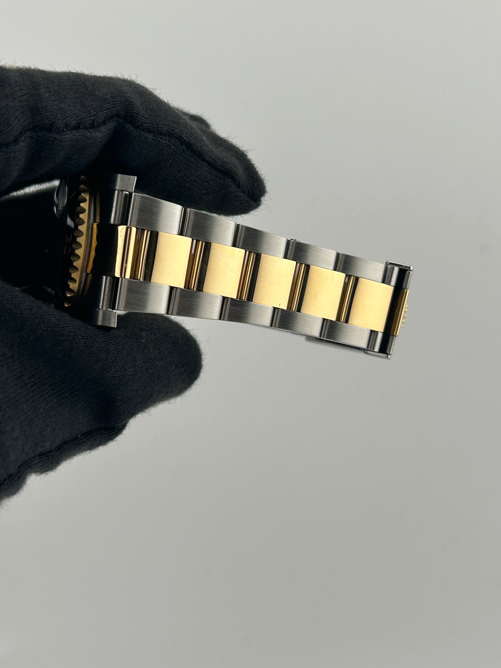 Rolex Submariner Black Dial on Oyster Ref. 126613LN Card 2021 — view 5