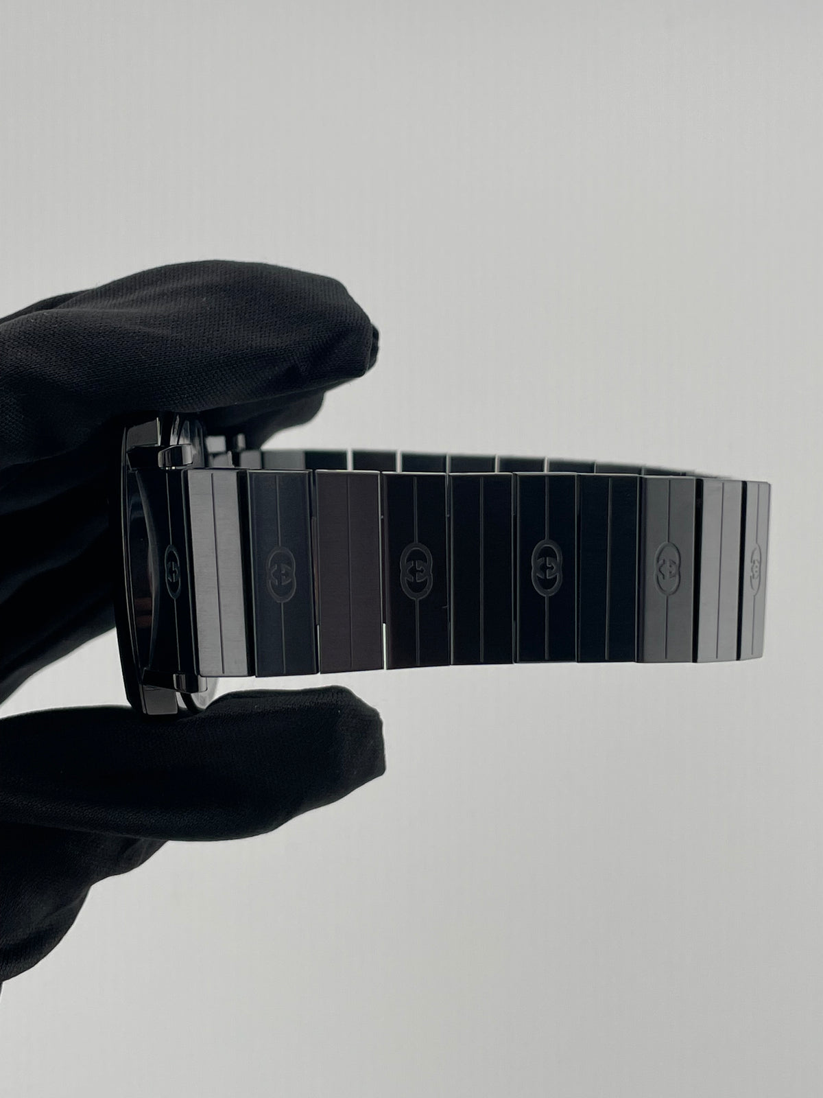 Gucci Gucci Grip Black Dial on Steel Bracelet Ref. YA157429 with Box — view 5
