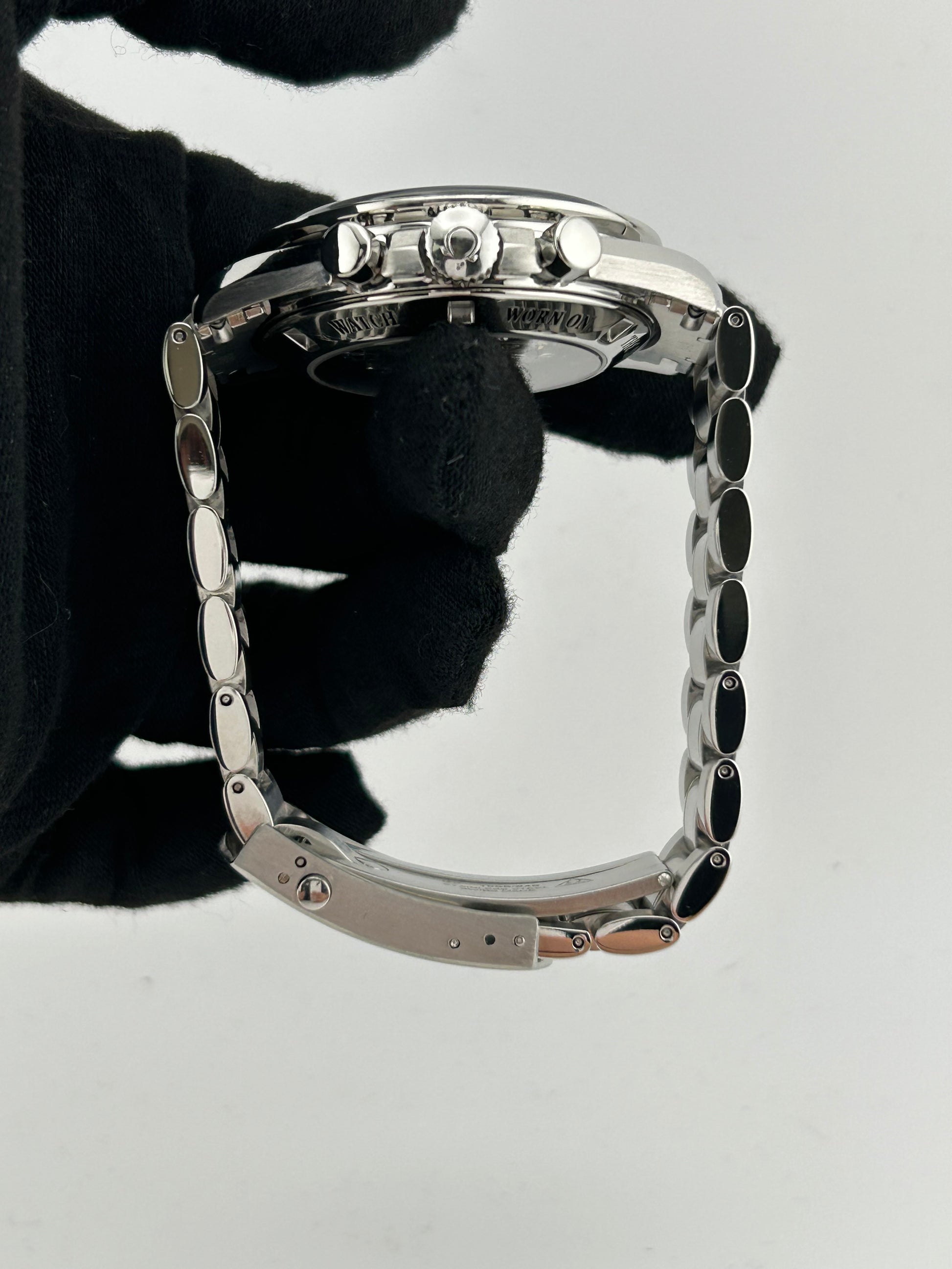 Omega Speedmaster Moonwatch Professional Black Dial on Stainless Steel Bracelet Ref. 3572.5 — view 6