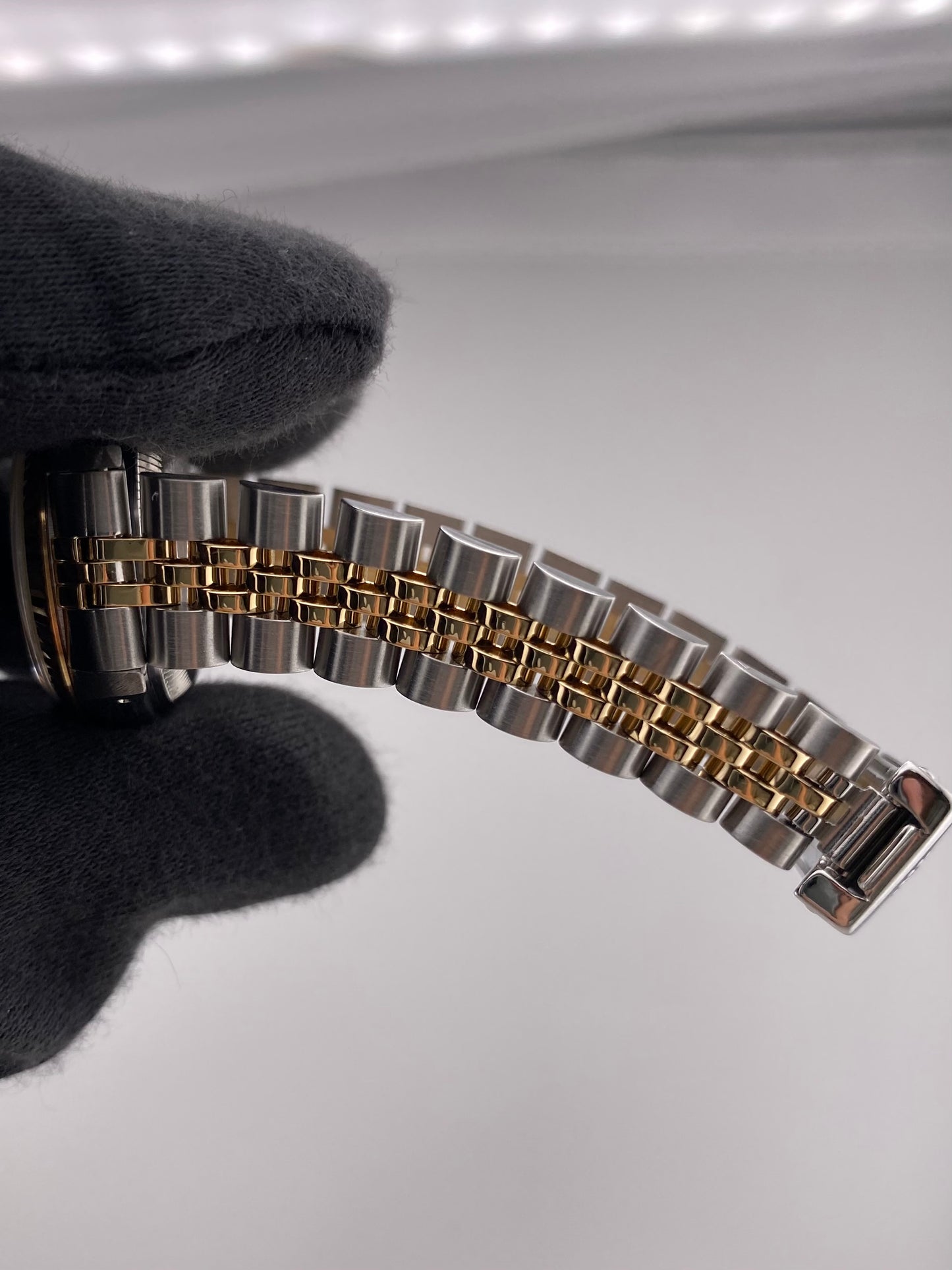 Rolex Datejust Lady Champagne Stick Dial on Jubilee Ref. 69173 Papers 1986 — view 5