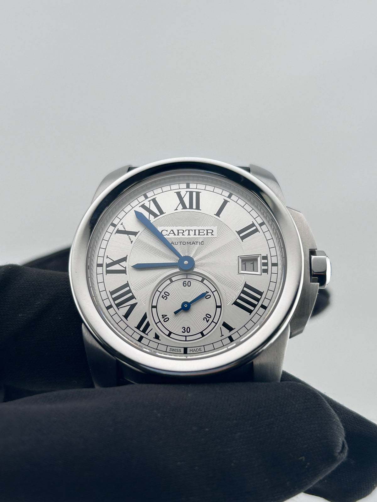 Cartier Calibre De Cartier Silver Roman Numerals Dial on Black Leather Strap Ref. 35840 Card 2017 — view 3