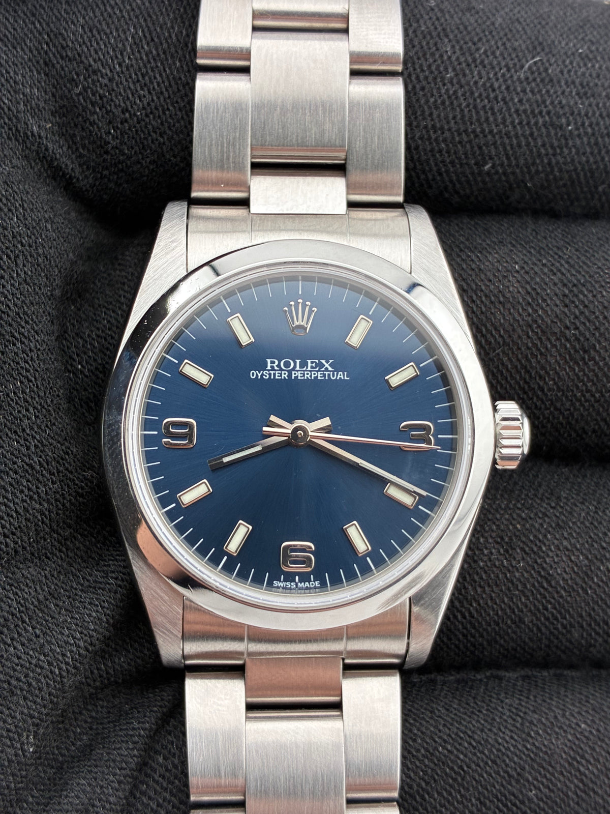 Rolex Oyster Perpetual Blue Dial on Oyster Bracelet Ref. 77080 Papers 1999 — view 3