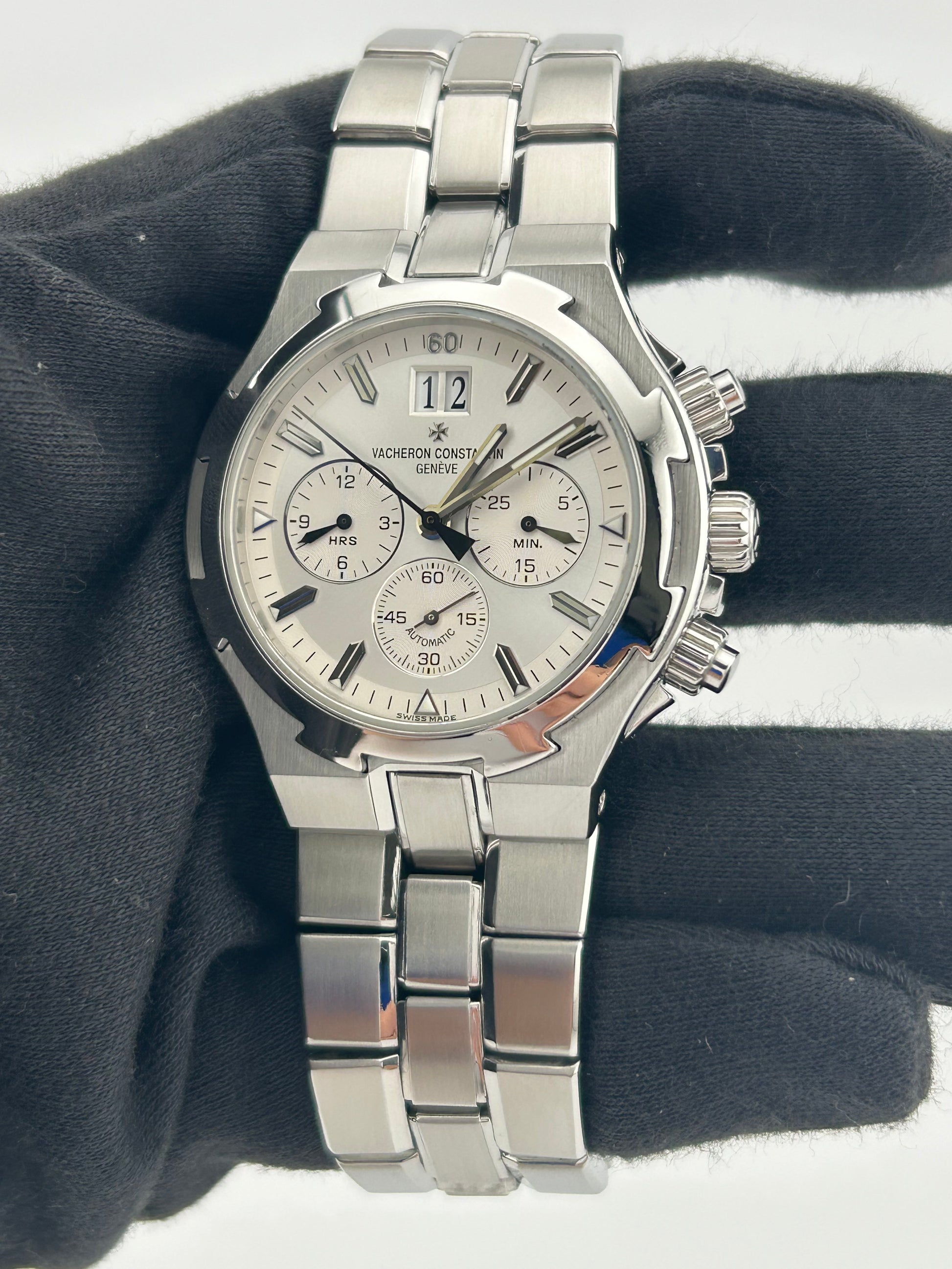 Vacheron Constantin Overseas Silver Dial on Stainless Steel Ref. 49140/423A-8790 Complete 2004 — view 3