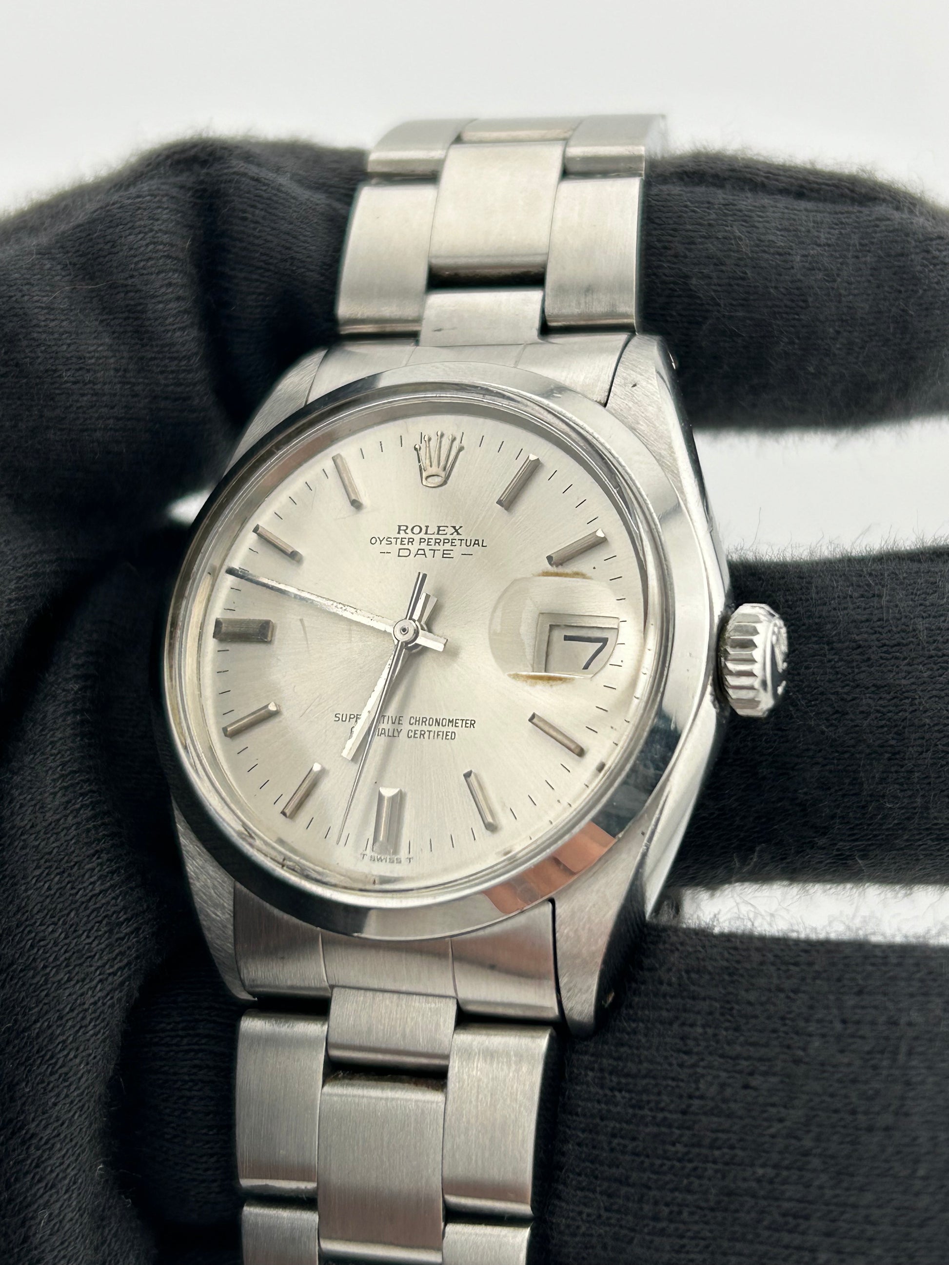 Rolex Oyster Perpetual Date Silver Index Dial on Oyster Ref. 15000 1971 — view 2