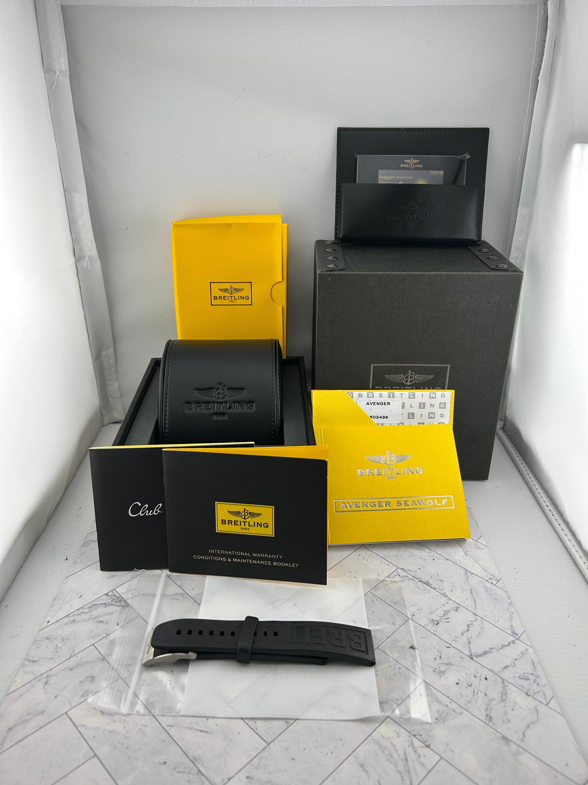 Breitling Avenger Automatic Black Dial on Stainless Steel Bracelet Ref. A1733010/BA05 Card 2013 — view 6