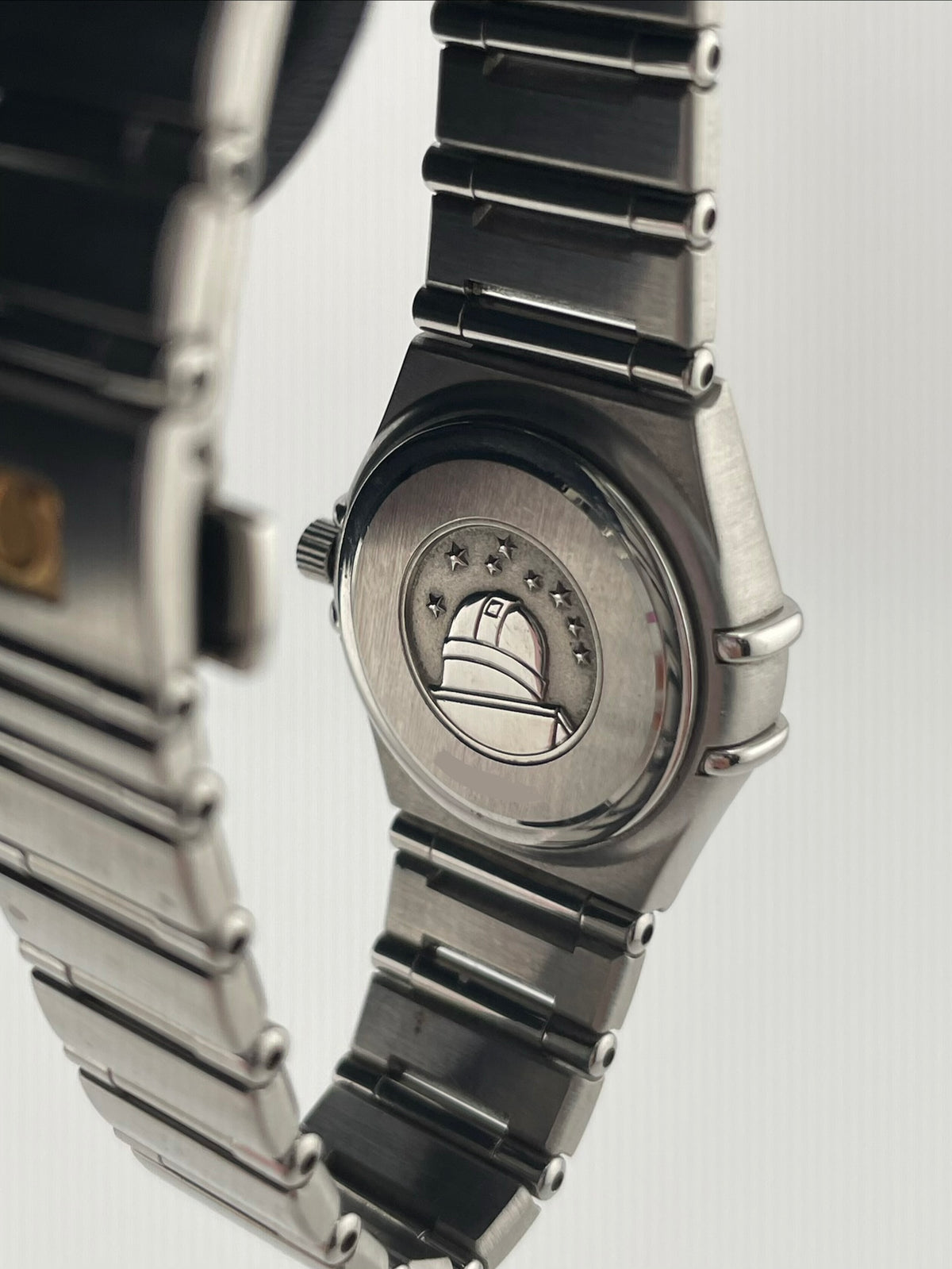 Omega Constellation White Dial on Stainless Steel Bracelet Ref. 1562.3 Card 2004 — view 4