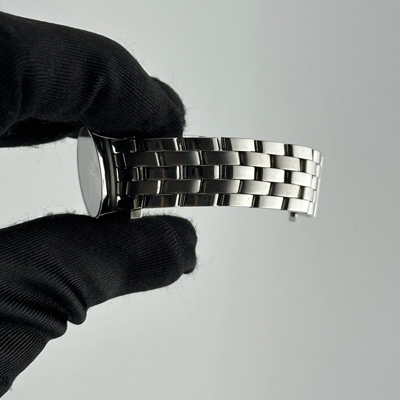 Gucci Gucci Grey Roman Dial on 5 Row Links Ref 5500L with Card 2005