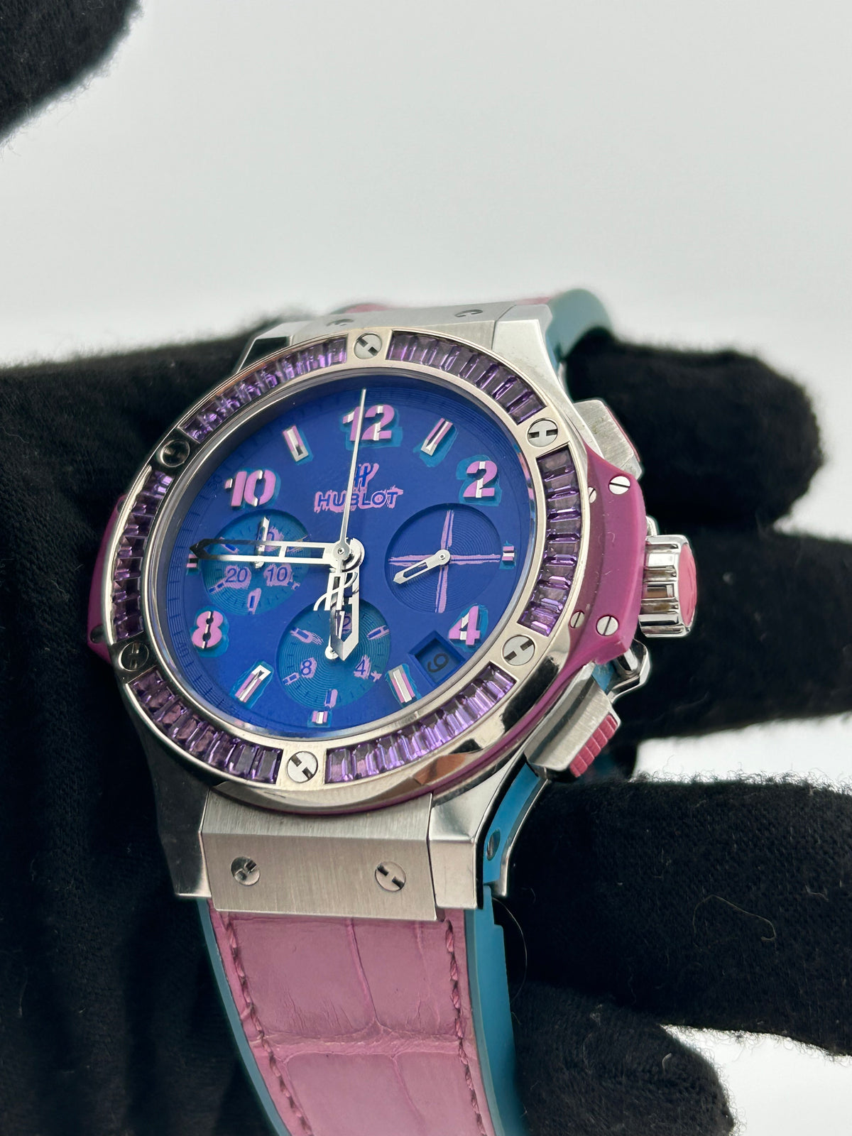 Hublot Big Bang Pop Art Amethyst Purple Dial on Pink & Blue Leather Band Ref. 341.SV.5199.LR.1905.PO — view 3