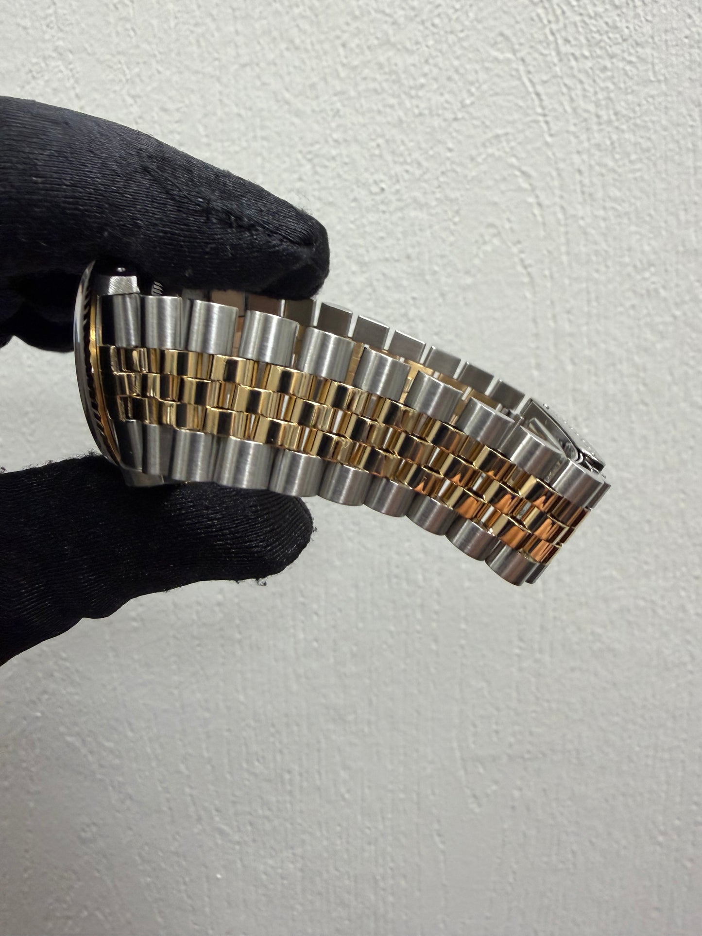 Rolex Datejust Champagne Stick Dial on Jubilee Ref. 16233 Papers 1990 — view 4