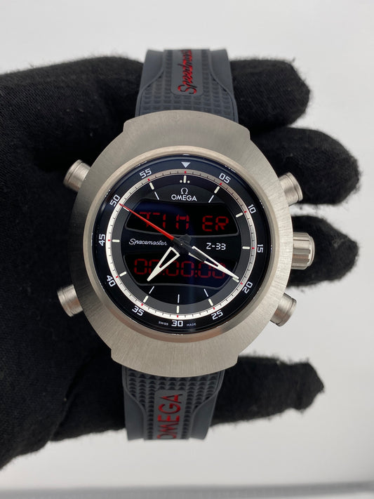Omega Speedmaster Spacemaster Z‑33 Black Dial on Rubber Ref. 325.92.43.79.01.001 Complete 2026 — view 2