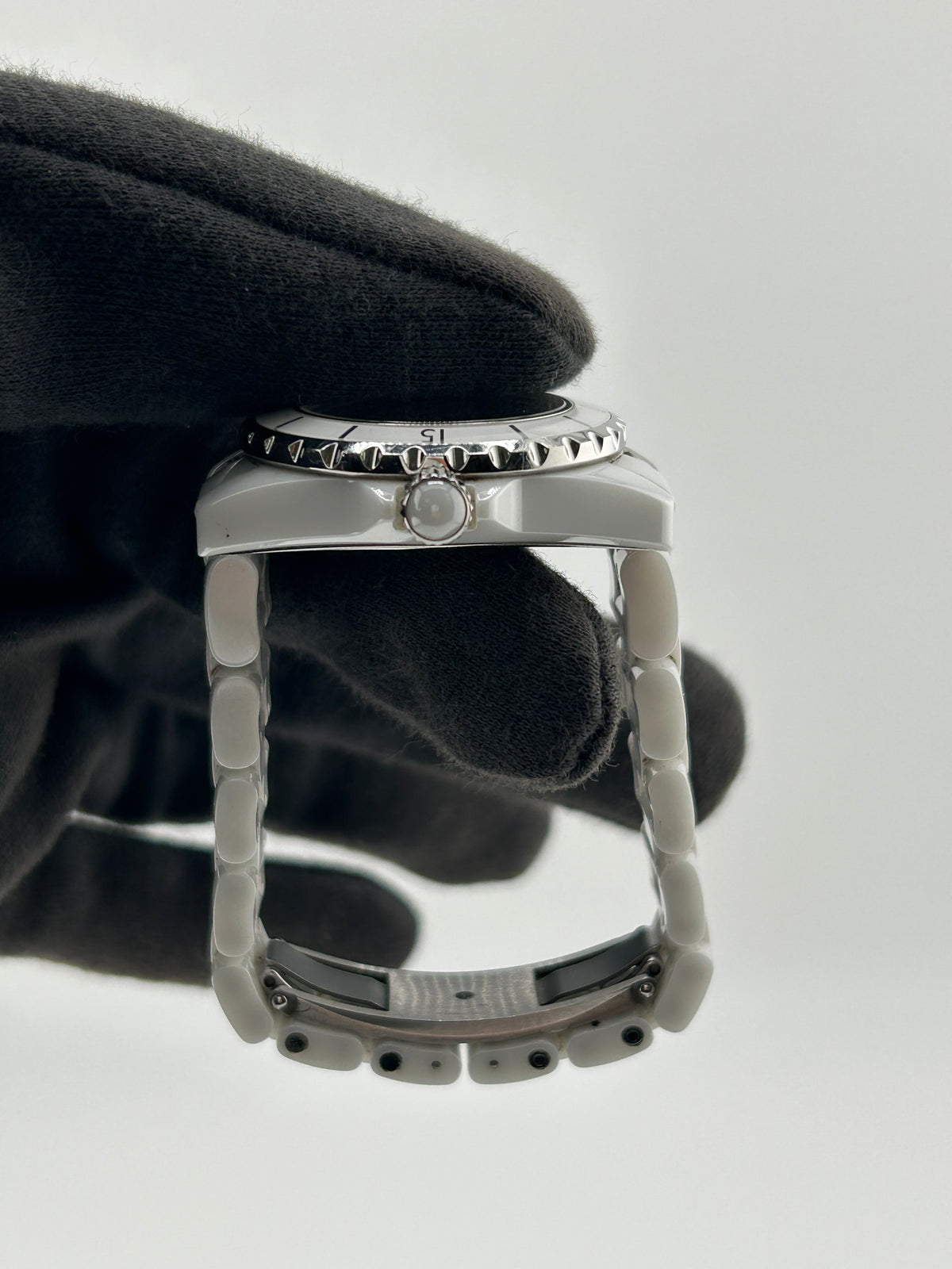 Chanel J12 White Diamond Dial on White Ceramic Bracelet Ref. H1628 Complete 2013 — view 6