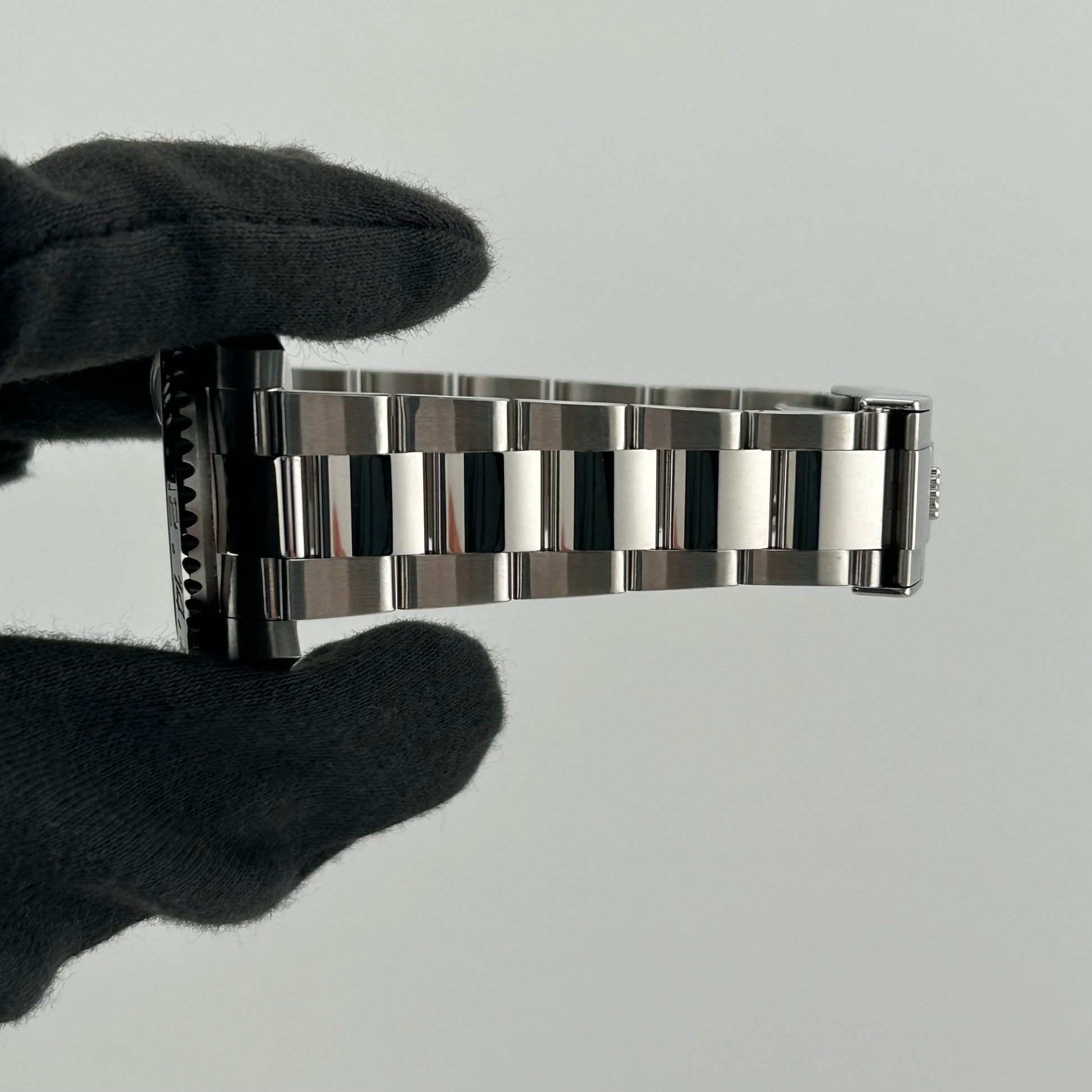 Rolex GMT-Master II Black Dial on Oyster Ref. 116710LN Card Open Date — view 5