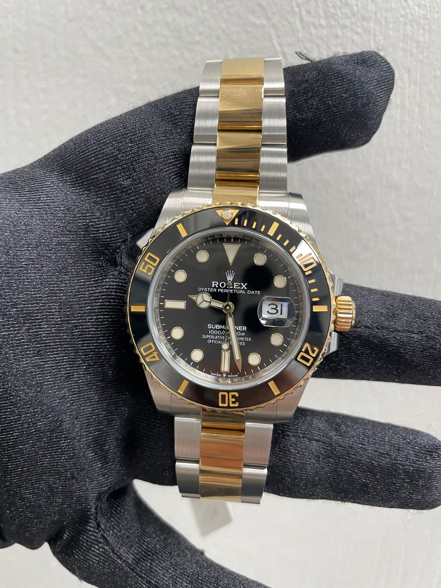 Rolex Submariner Black Dial on Oyster Ref. 126613LN Card 2021 — view 2