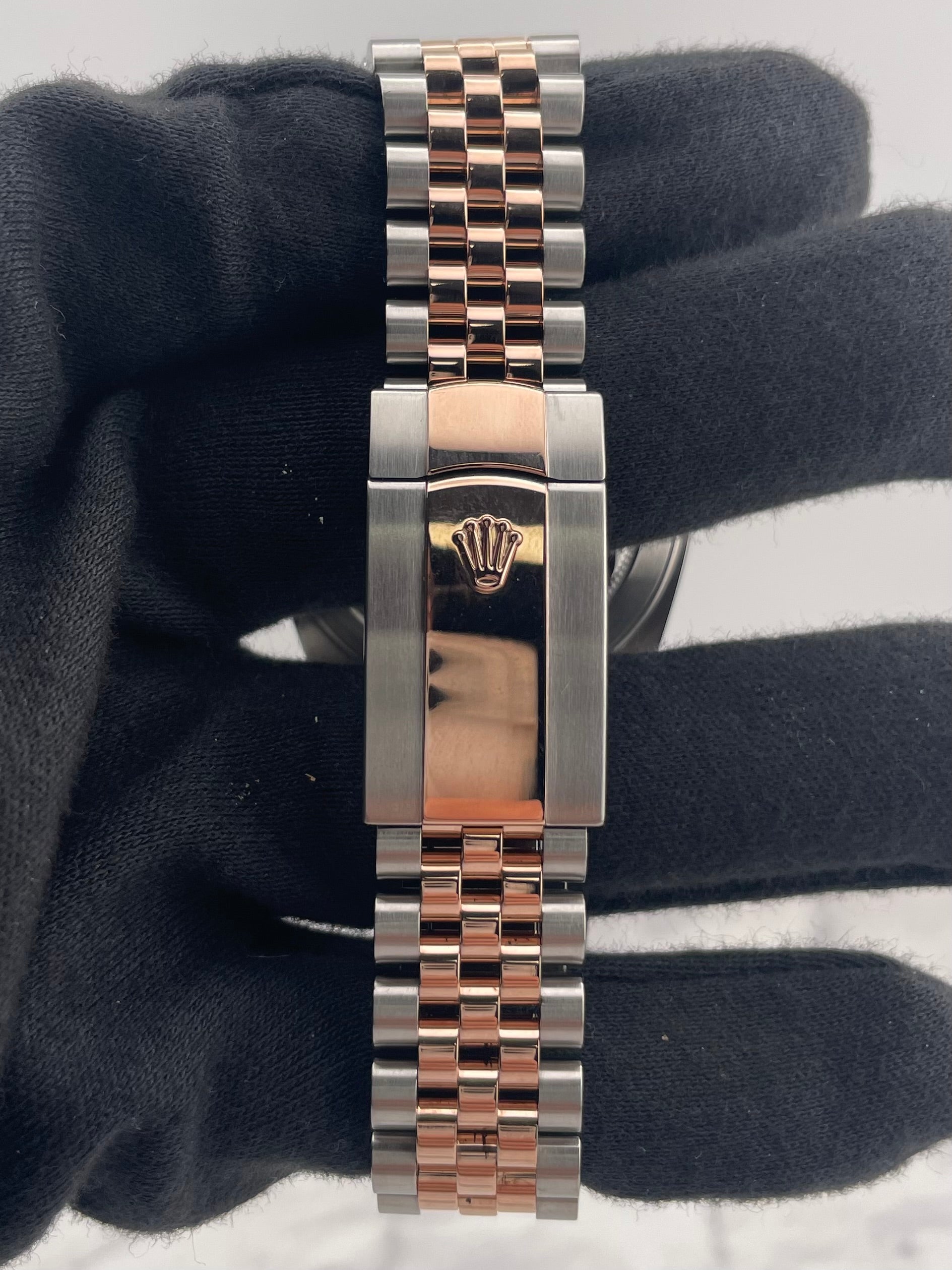 Rolex Datejust 41 Sundust Index Dial on Jubilee Ref. 126331 Card 2023 — view 4
