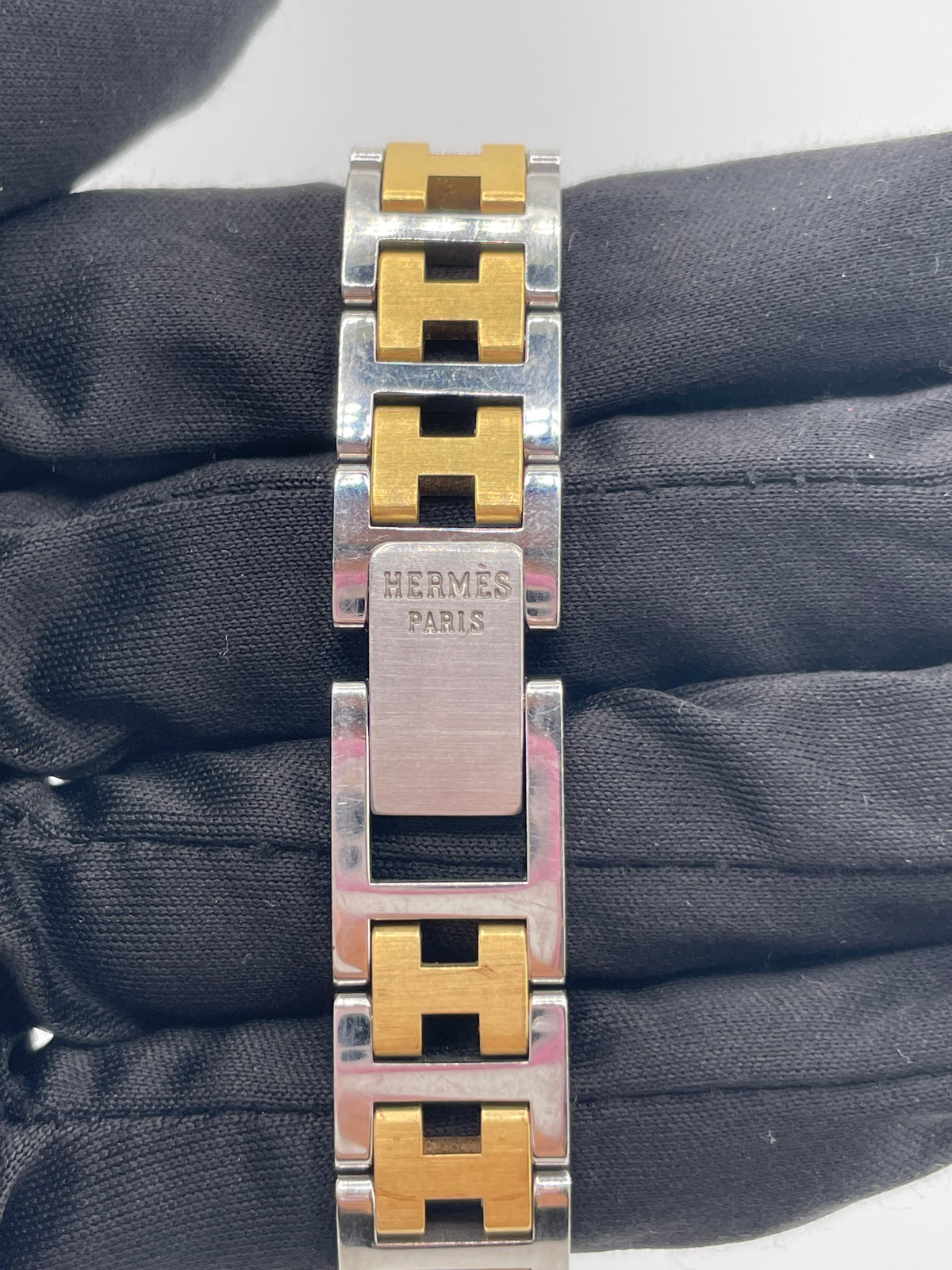 Hermes Cape Cod Gold Roman Numerals Dial on Gold Plated & Stainless Steel Bracelet Ref. CR1.240 — view 4
