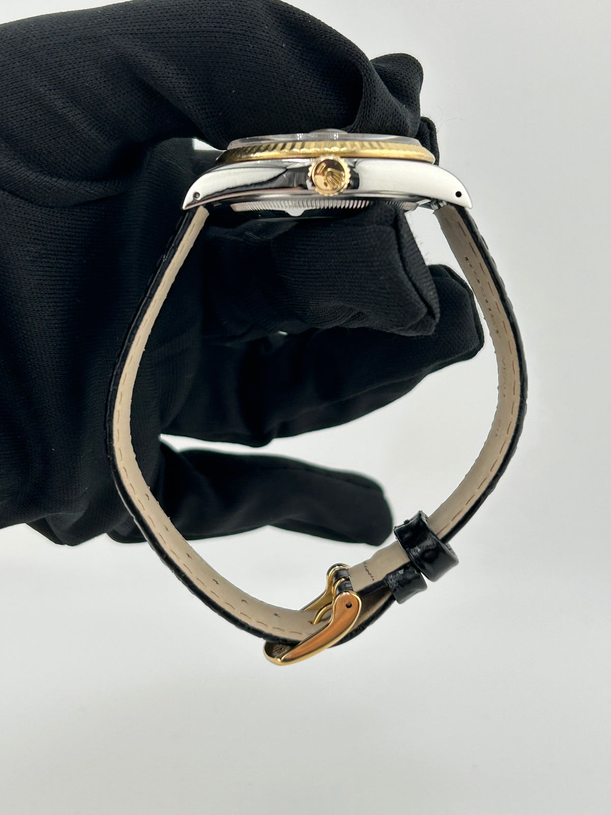 Rolex Datejust 36 Champagne Stick Dial on Generic Black Leather Strap Ref. 16233 1988 — view 6