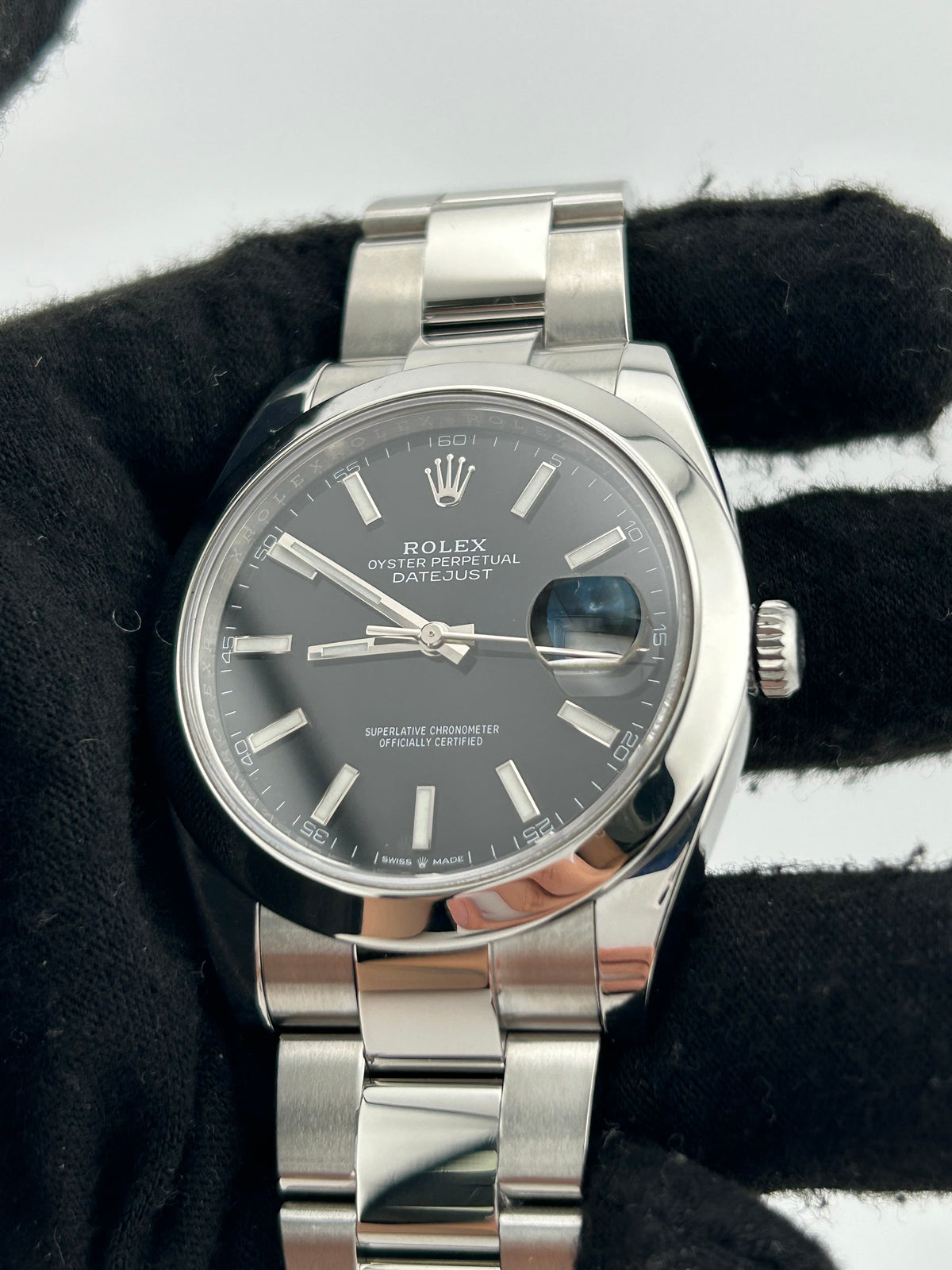 Rolex Datejust 41 Black Index Dial on Oyster Steel Bracelet Ref. 126300 Card 2020 — view 3
