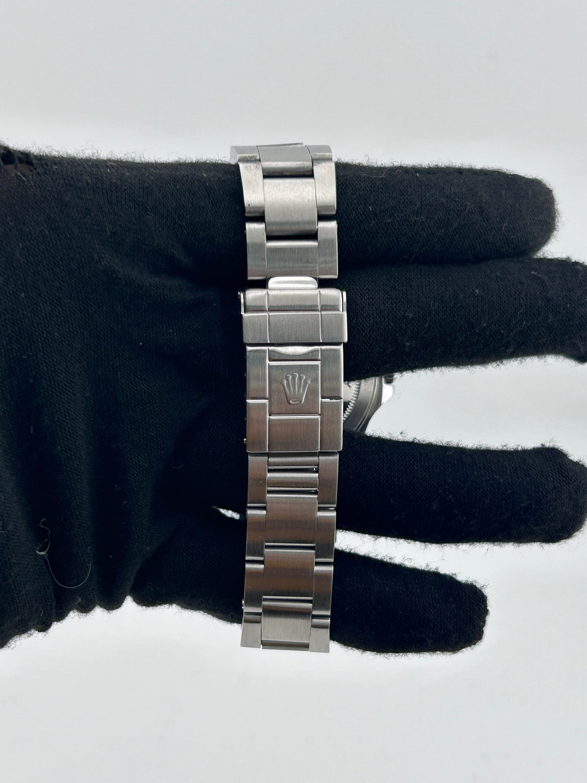 Rolex Explorer II White Dial on Oyster Ref. 16570 Papers 2000 — view 4