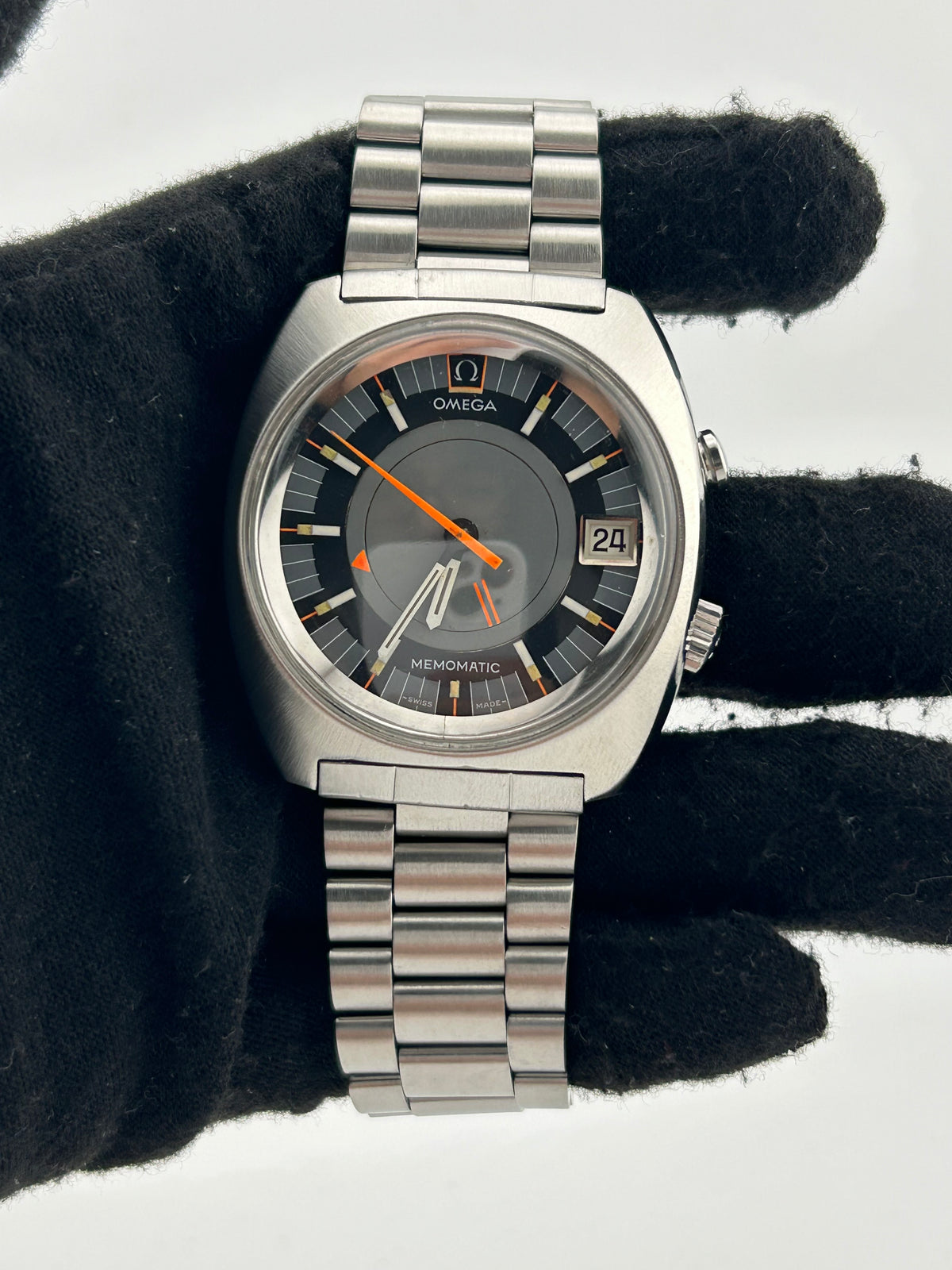 Omega Seamaster Memomatic Grey Dial on Stainless Steel Bracelet Ref. 166.072 — view 2