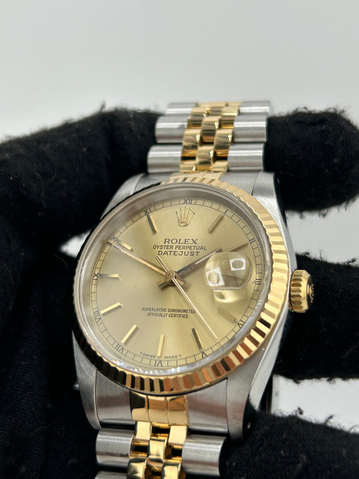 Rolex Datejust 36 Champagne Stick Dial on 2 Tone Jubilee D Link Bracelet Ref. 16233 1989 — view 2