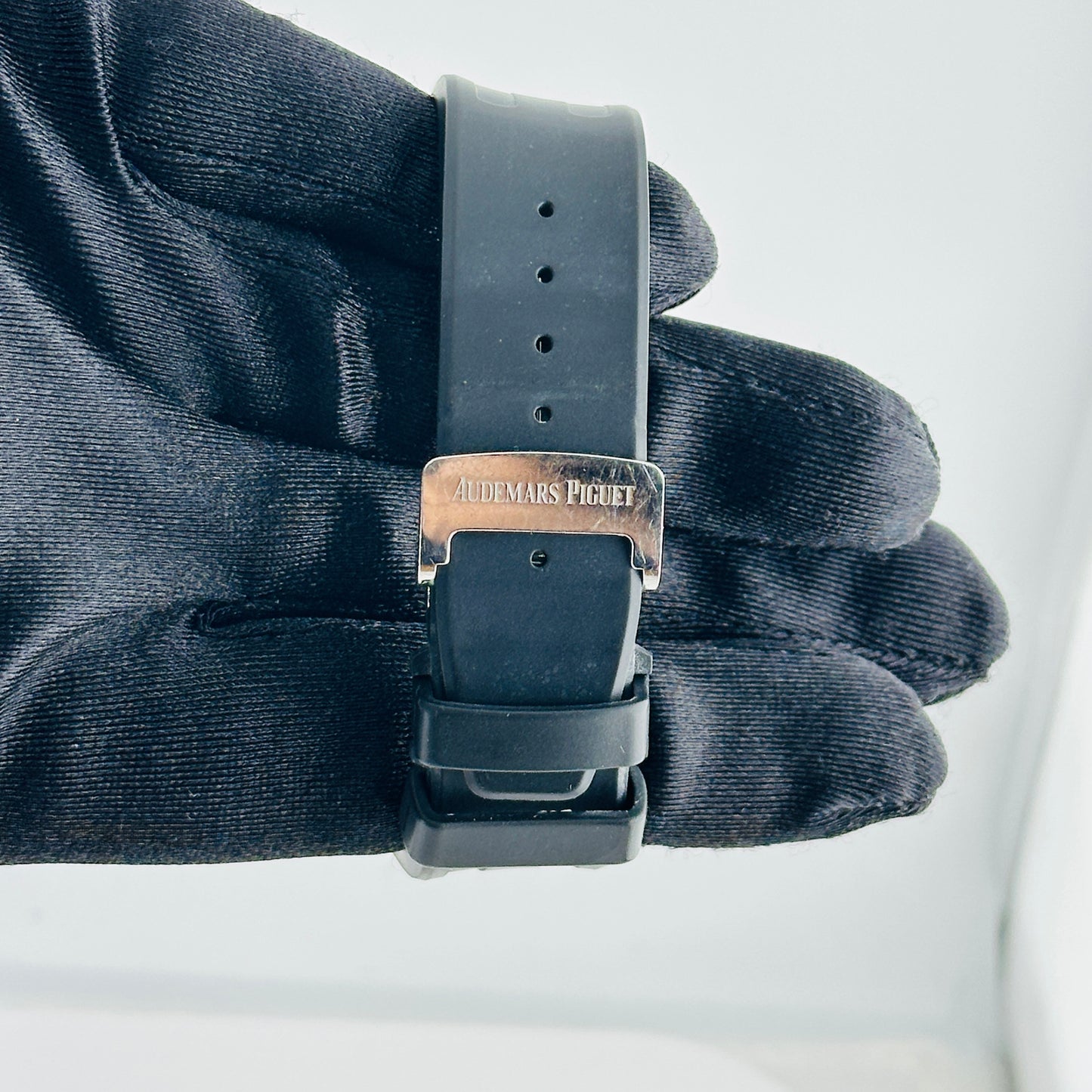 Audemars Piguet Royal Oak Offshore Chronograph Black Arabic Chrono Dial on Rubber Strap Ref. 26048SK.ZZ.D002CA.01 Papers 2015 — view 4
