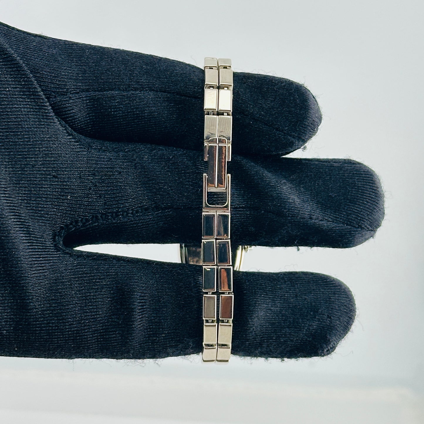 Cartier Tonneau Silver Roman Dial on Wg Ref. 2545 — view 4