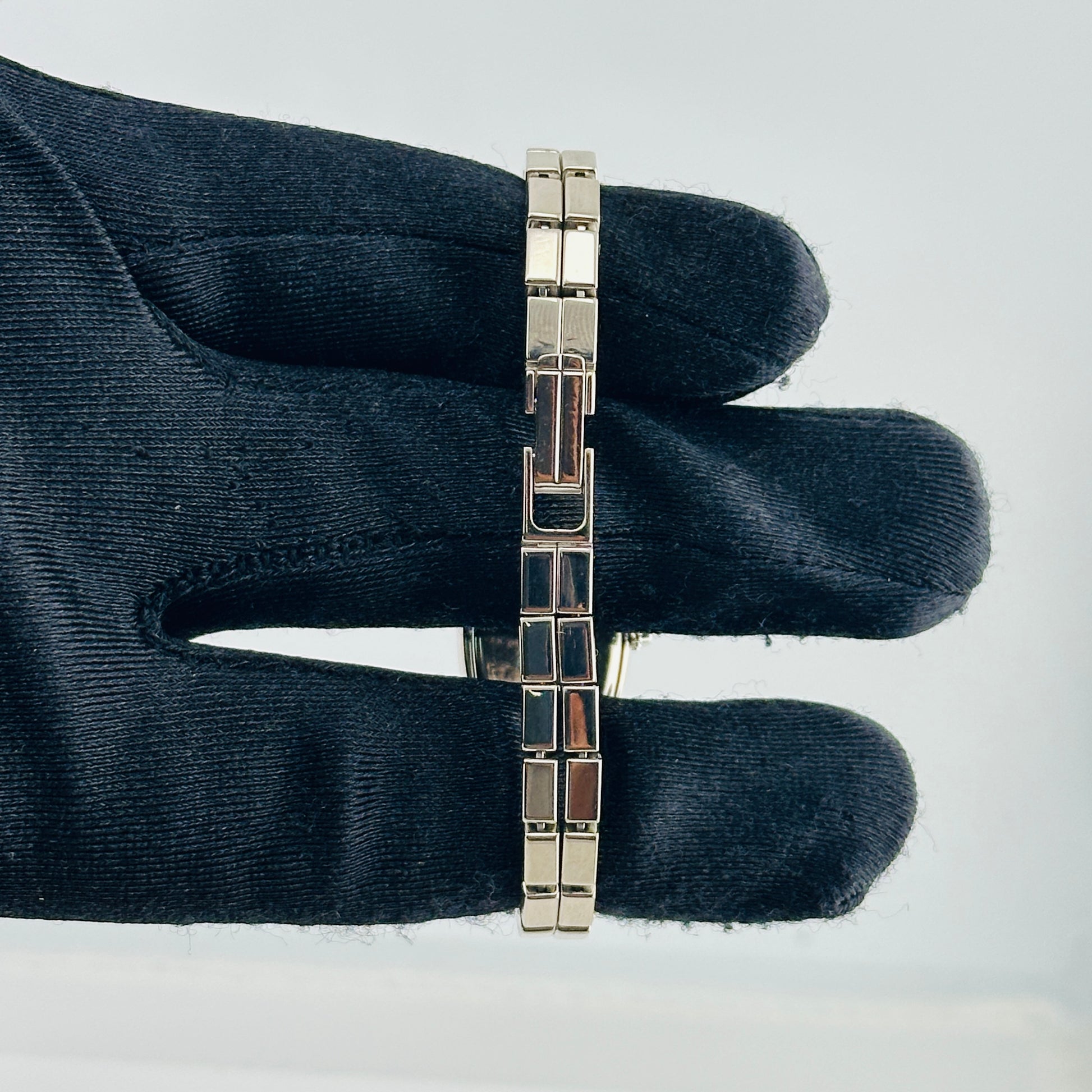 Cartier Tonneau Silver Roman Dial on Wg Ref. 2545 — view 4