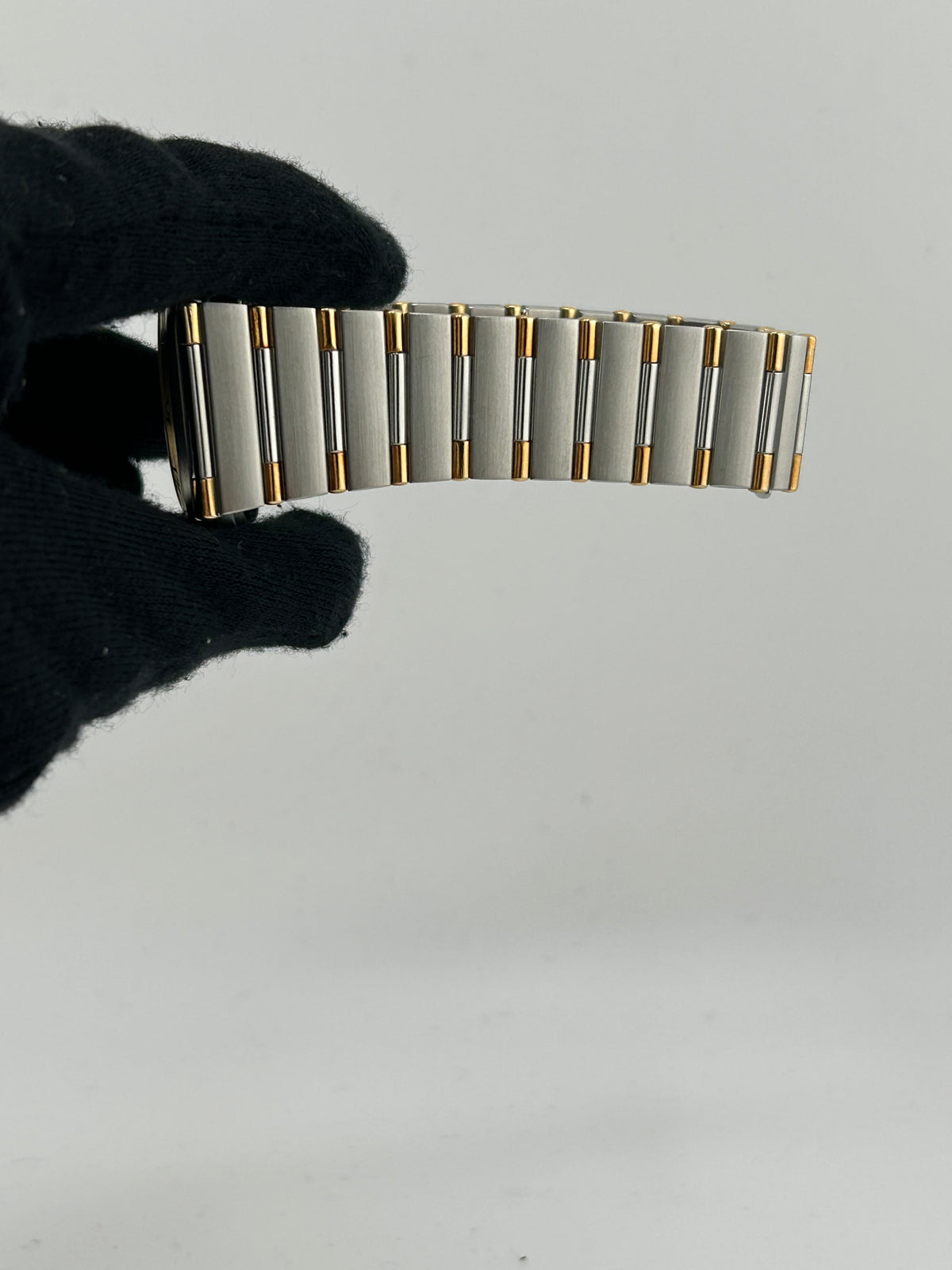 Omega Constellation Diamond Dial on 2 Tone Bracelet Ref. 1302.15 — view 5