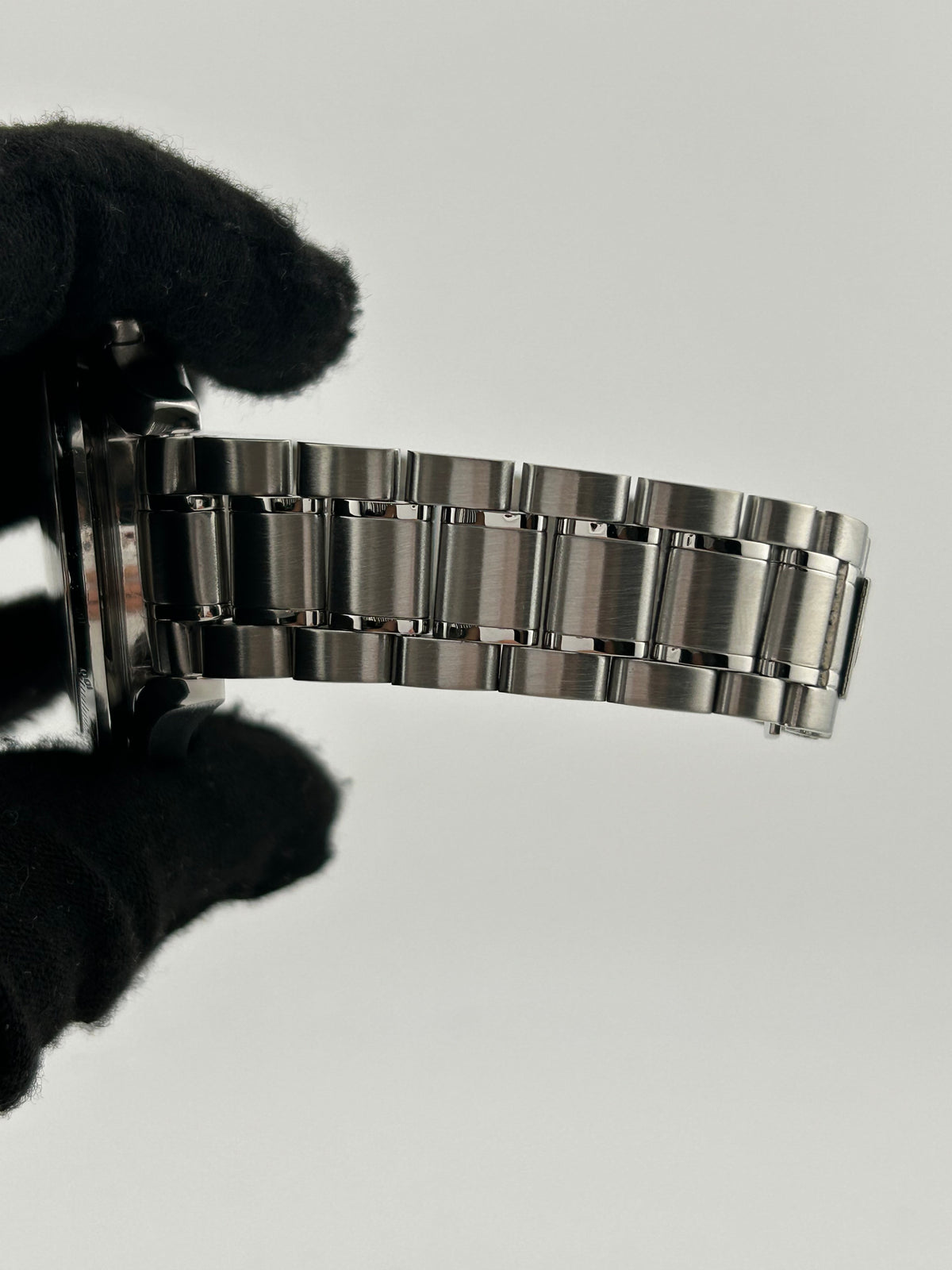 Omega Speedmaster Black Dial on Stainless Steel Bracelet Ref. 3513.50.00 — view 5