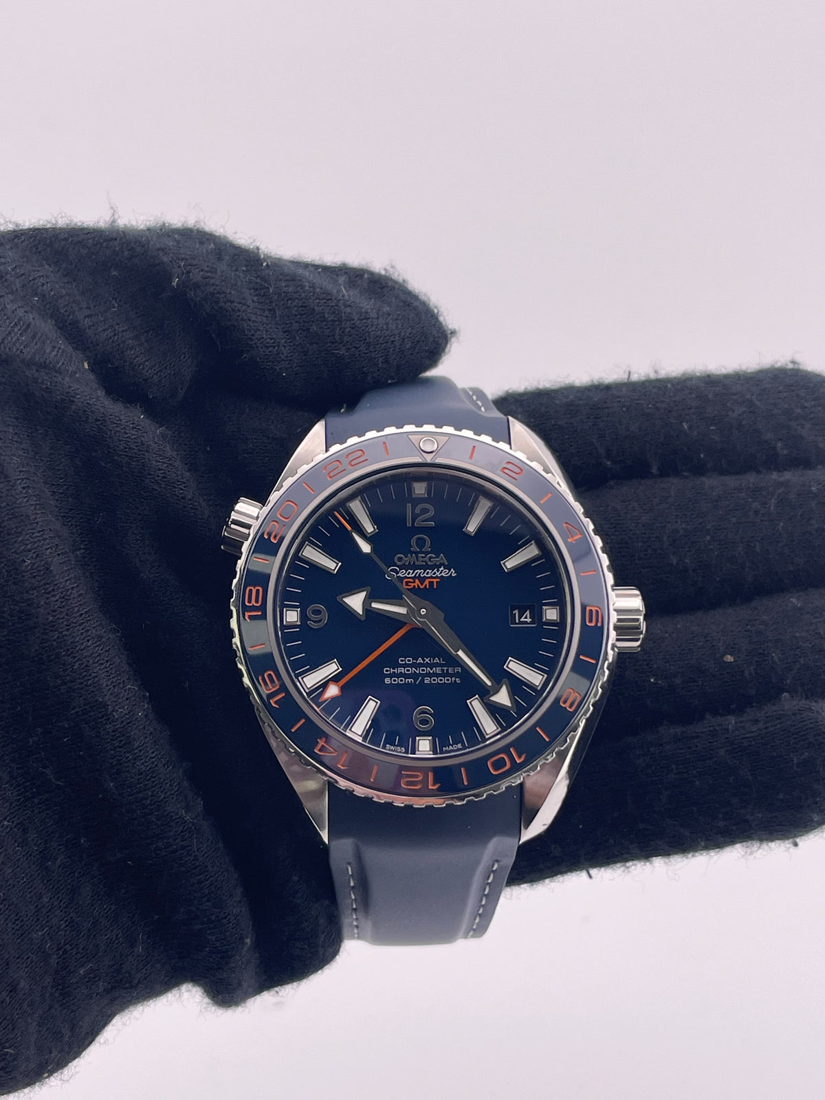 Omega Seamaster Planet Ocean 600M Blue Dial on Blue Rubber Strap Ref. 232.32.44.22.03.001 Card 2019 — view 2