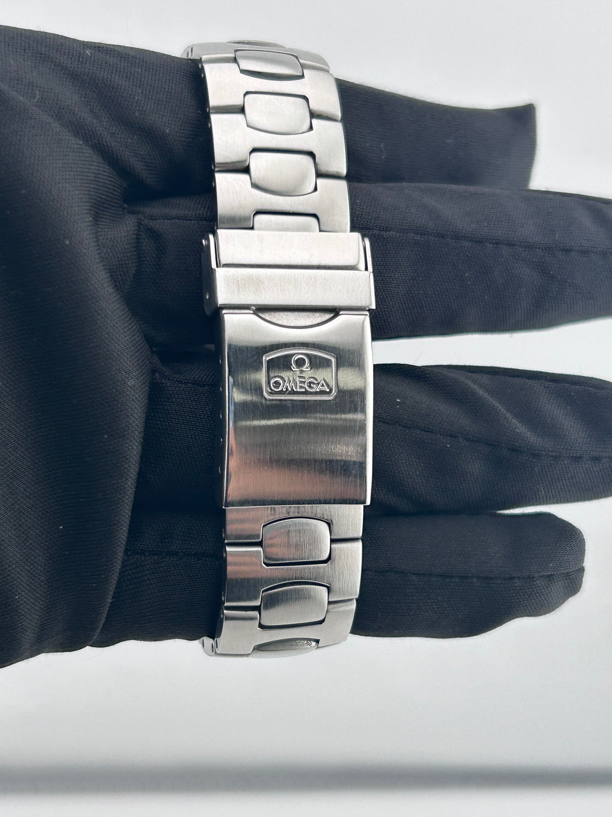 Omega Seamaster Professional 200M Dark Blue Dial on Stainless Steel Ref. 2850.5 — view 3