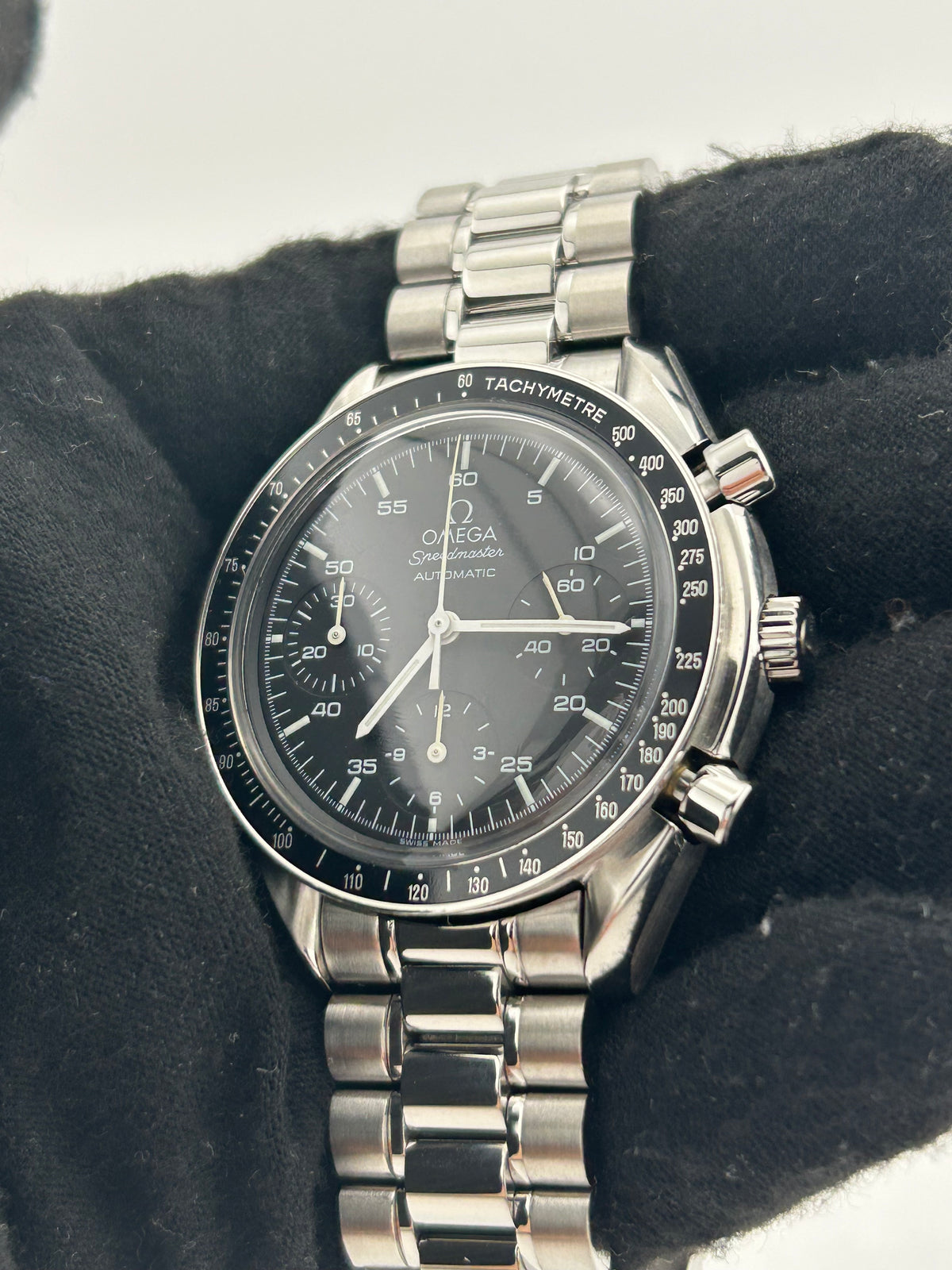 Omega Speedmaster Black Dial on Stainless Steel Bracelet Ref. 3510.50.00 — view 3