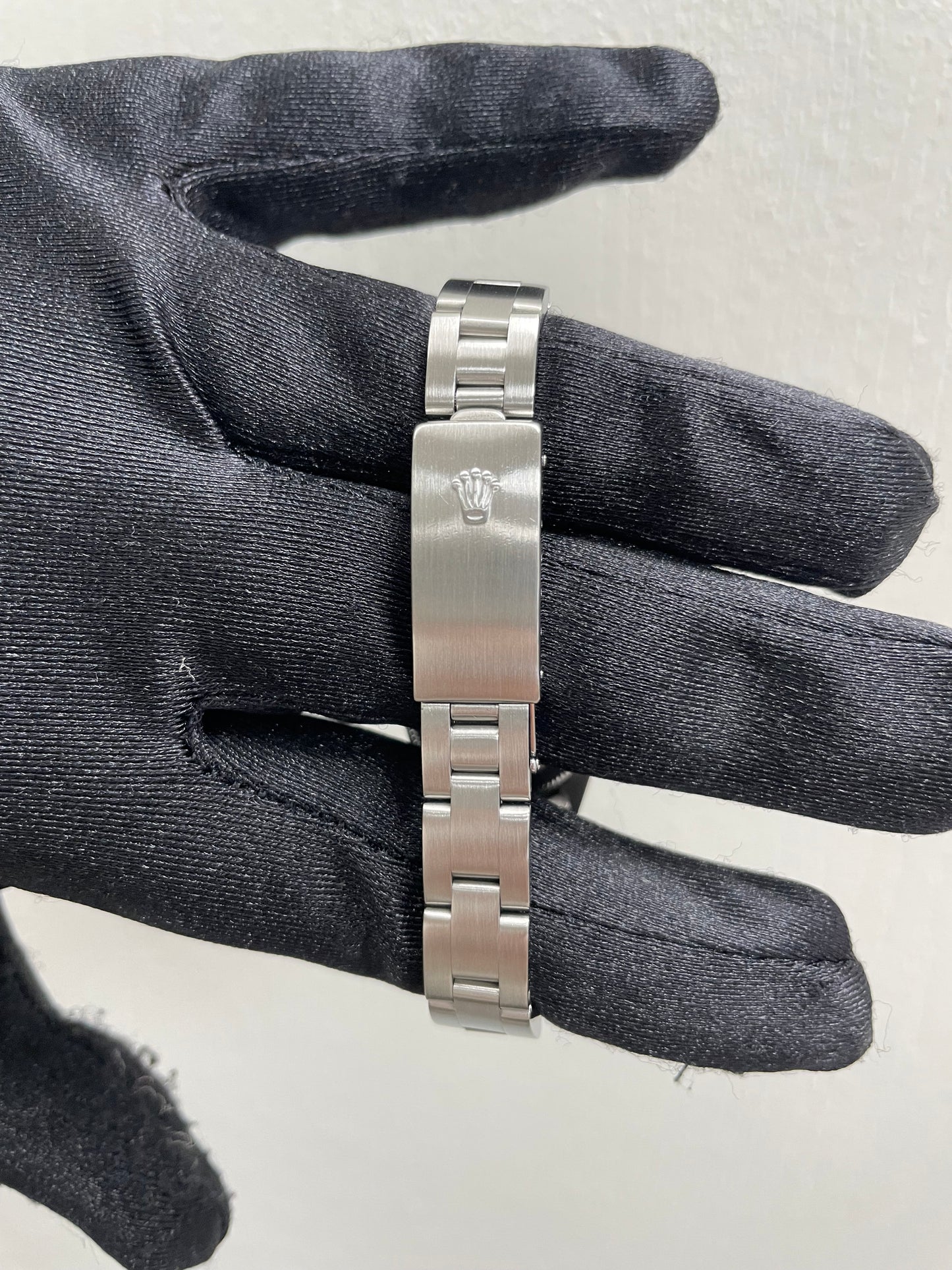 Rolex Oyster Perpetual Black Dial on Oyster Ref. 76030 Papers 2001 — view 3
