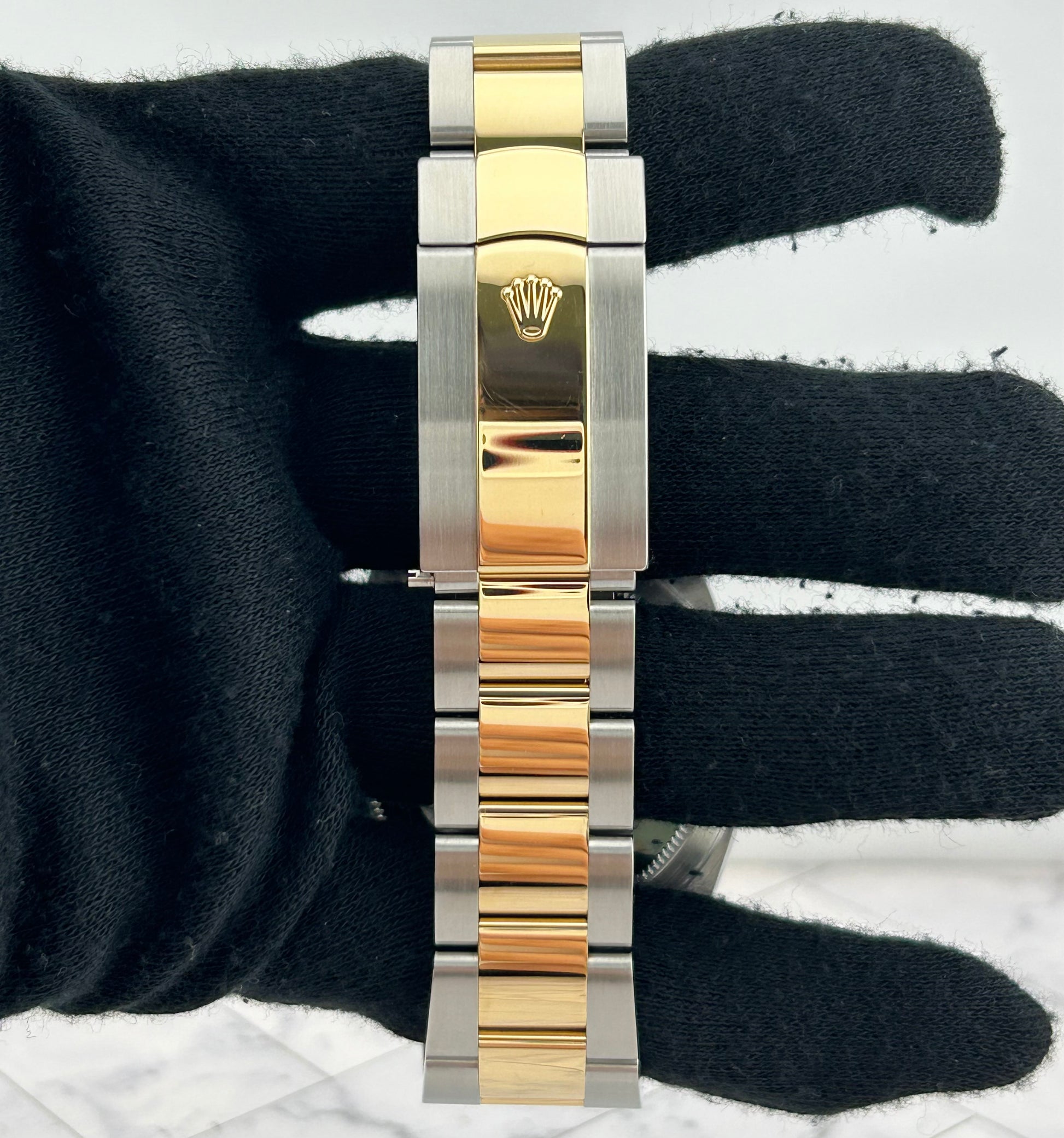 Rolex SkyDweller Champagne Index Dial on Oyster Bracelet Ref. 326933 Card 2022 — view 4