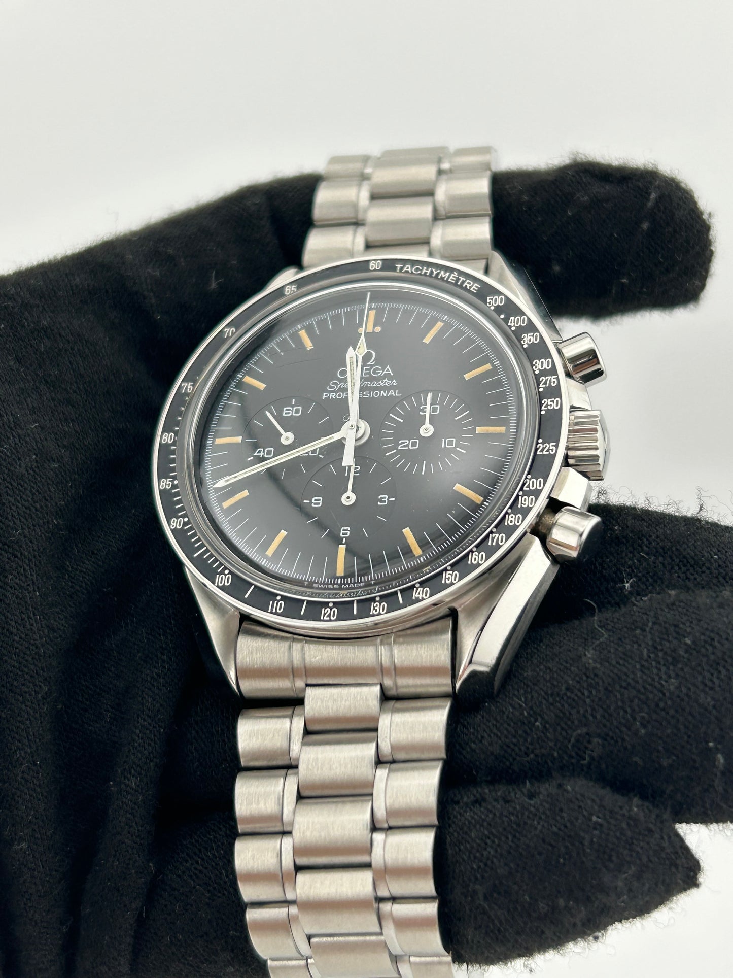 Omega Speedmaster Moonwatch Professional Black Dial on Stainless Steel Bracelet Ref. 3590.50.00 Card — view 3