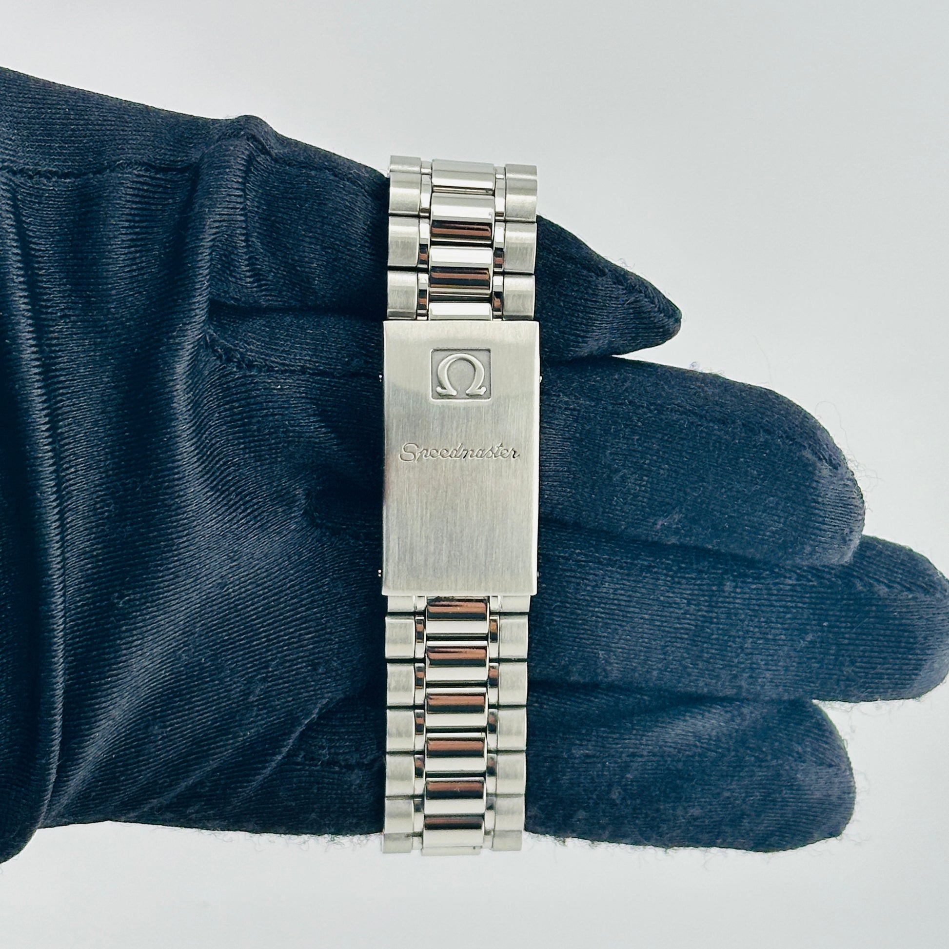 Omega Speedmaster Black Chrono Dial on Stainless Steel Bracelet Ref. 3510.50.00 — view 4
