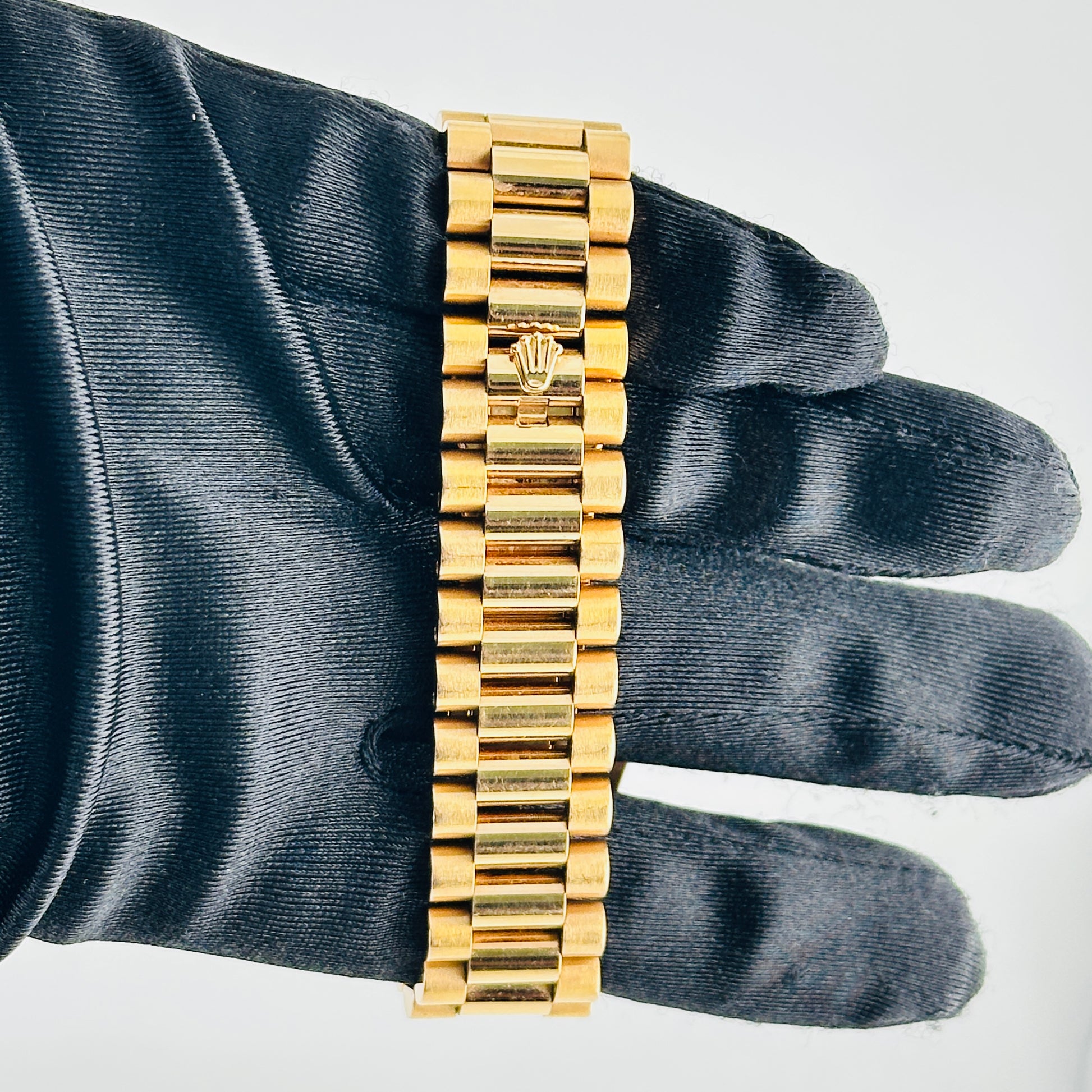 Rolex Day-Date Black Roman Dial on President Bracelet Ref. 218235 Card 2011 — view 4