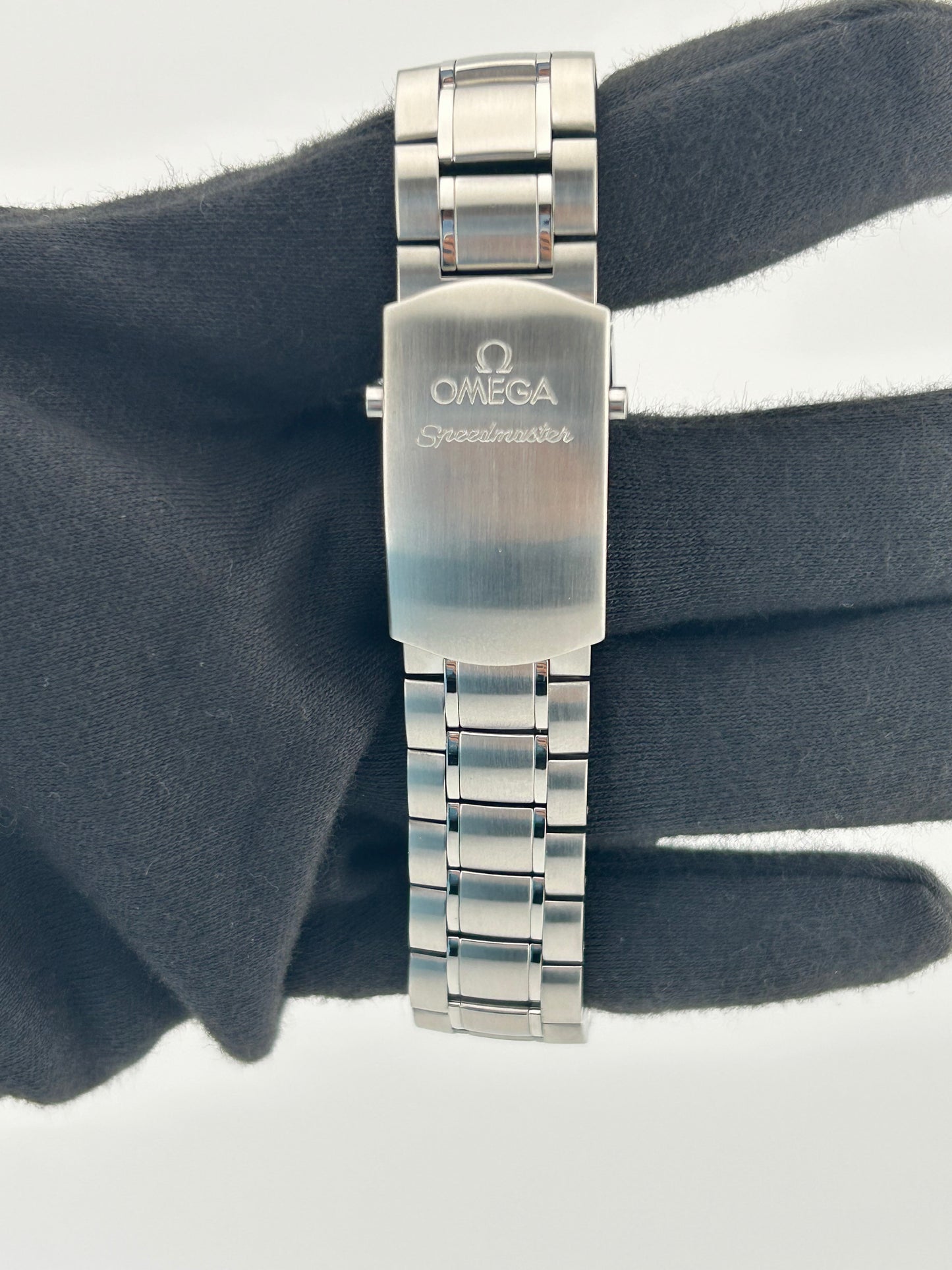 Omega Speedmaster Silver Dial on Stainless Steel Ref. 32113000 Card 2010 — view 4