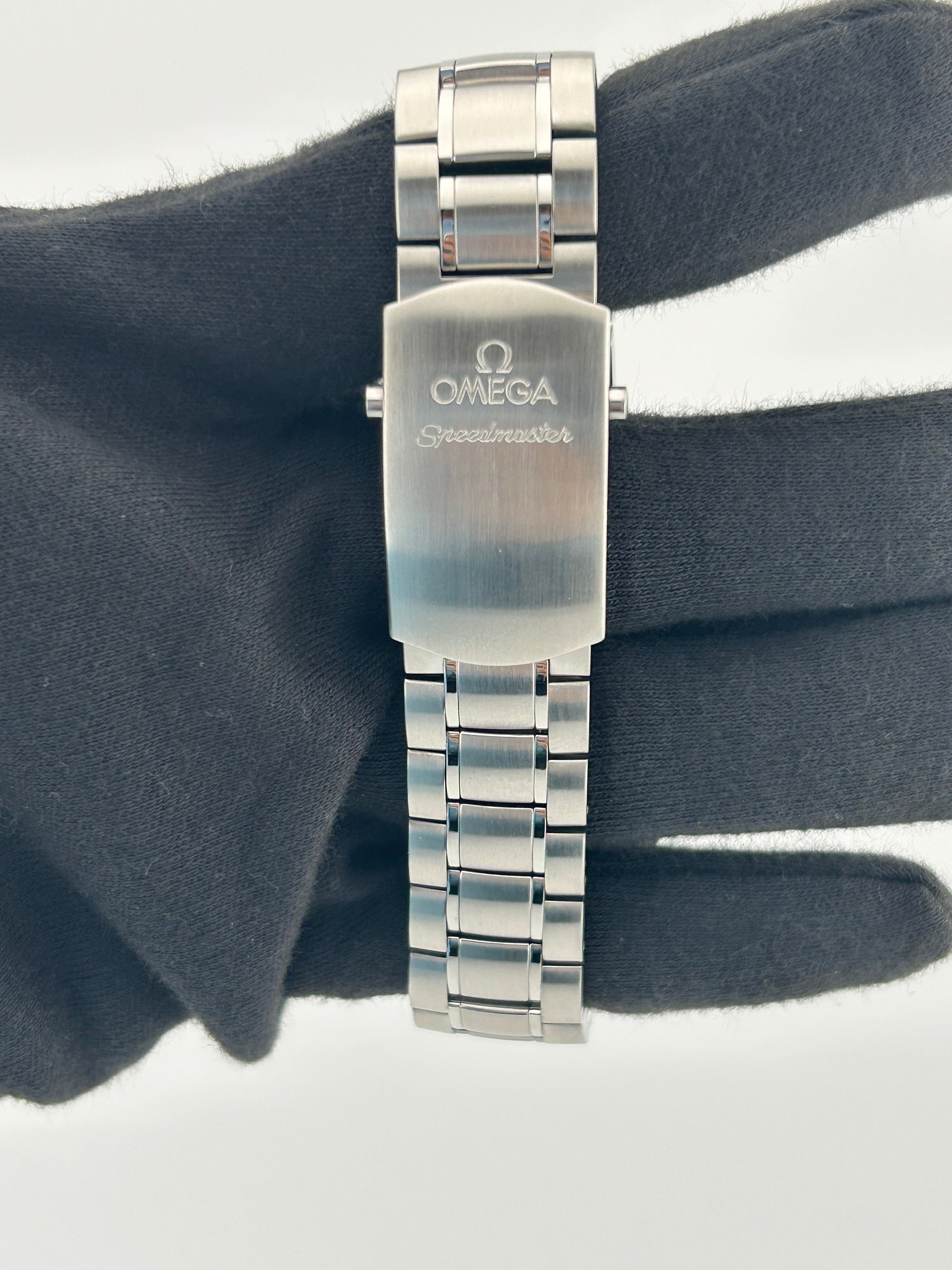 Omega Speedmaster Silver Dial on Stainless Steel Ref. 32113000 Card 2010 — view 4