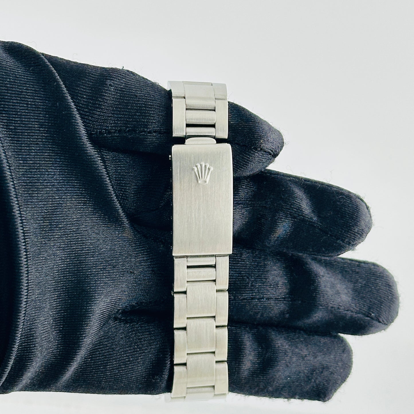 Rolex Oyster Perpetual Date Silver Stick Dial on Oyster Bracelet Ref. 15000 1986 — view 4